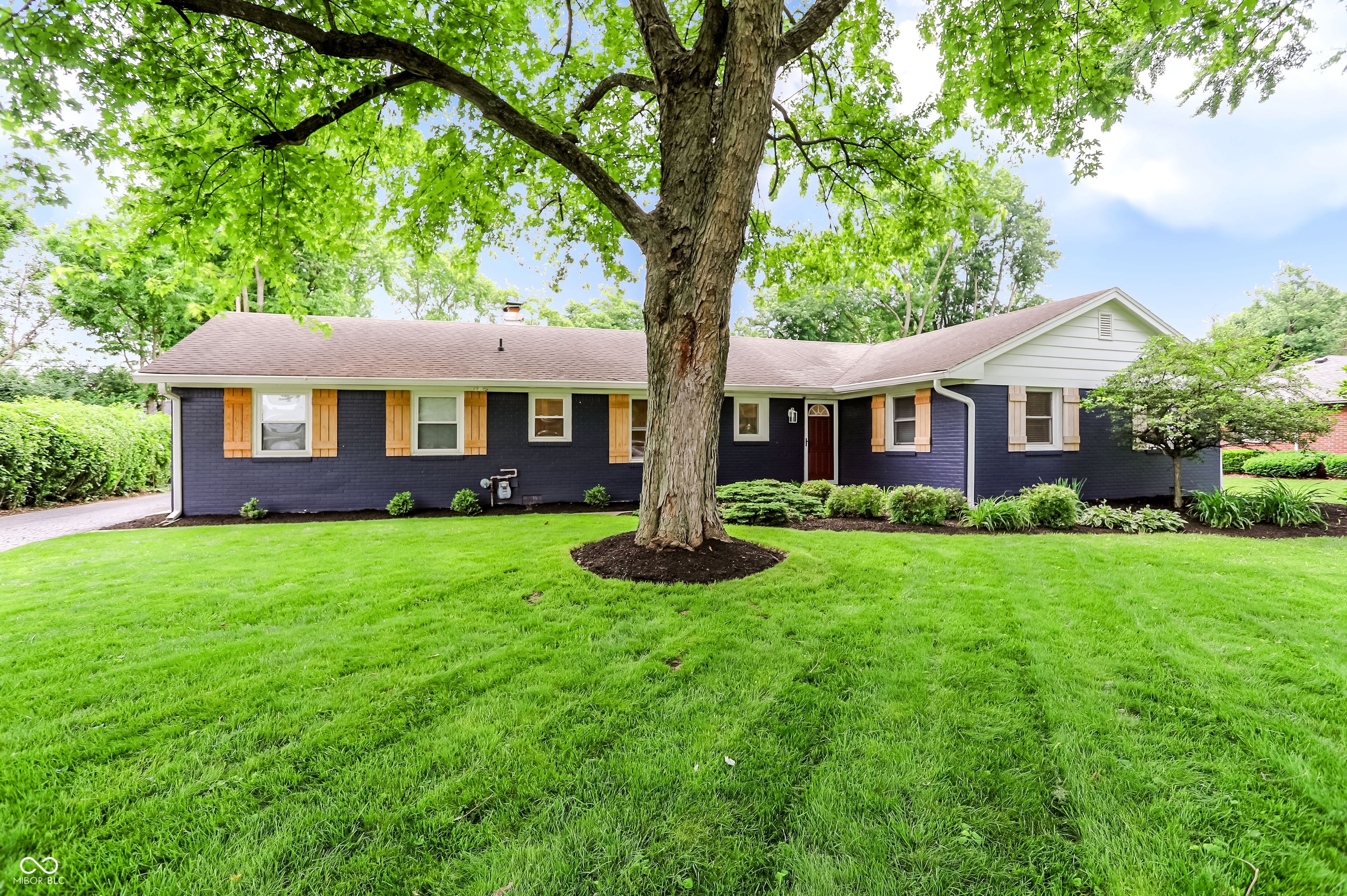 Homes for sale in Indianapolis, IN | 4945 N Dearborn St, Indianapolis, IN 46205 | MLS# 22104501