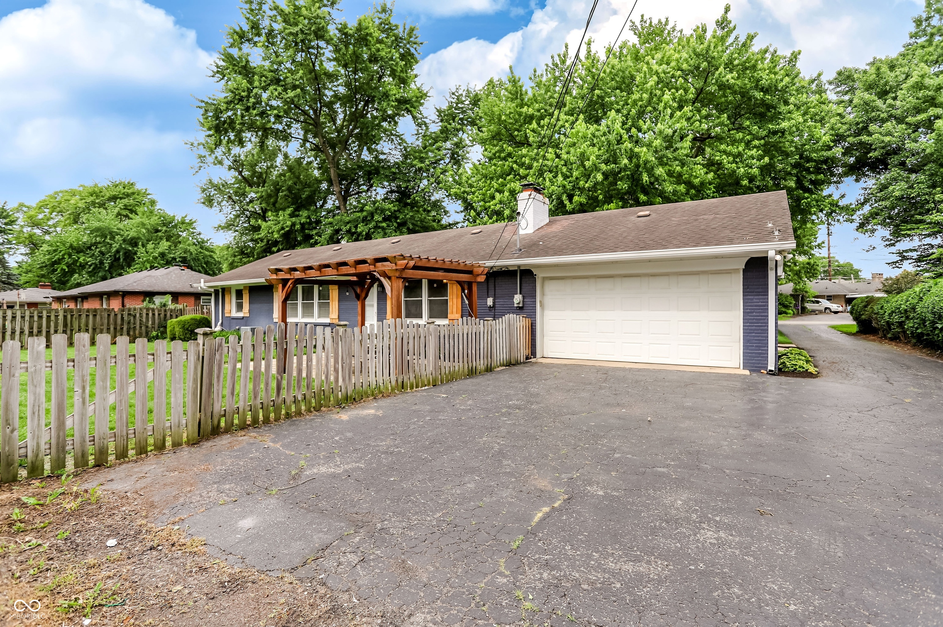 Homes for sale in Indianapolis, IN | 4945 N Dearborn St, Indianapolis, IN 46205 | MLS# 22104501