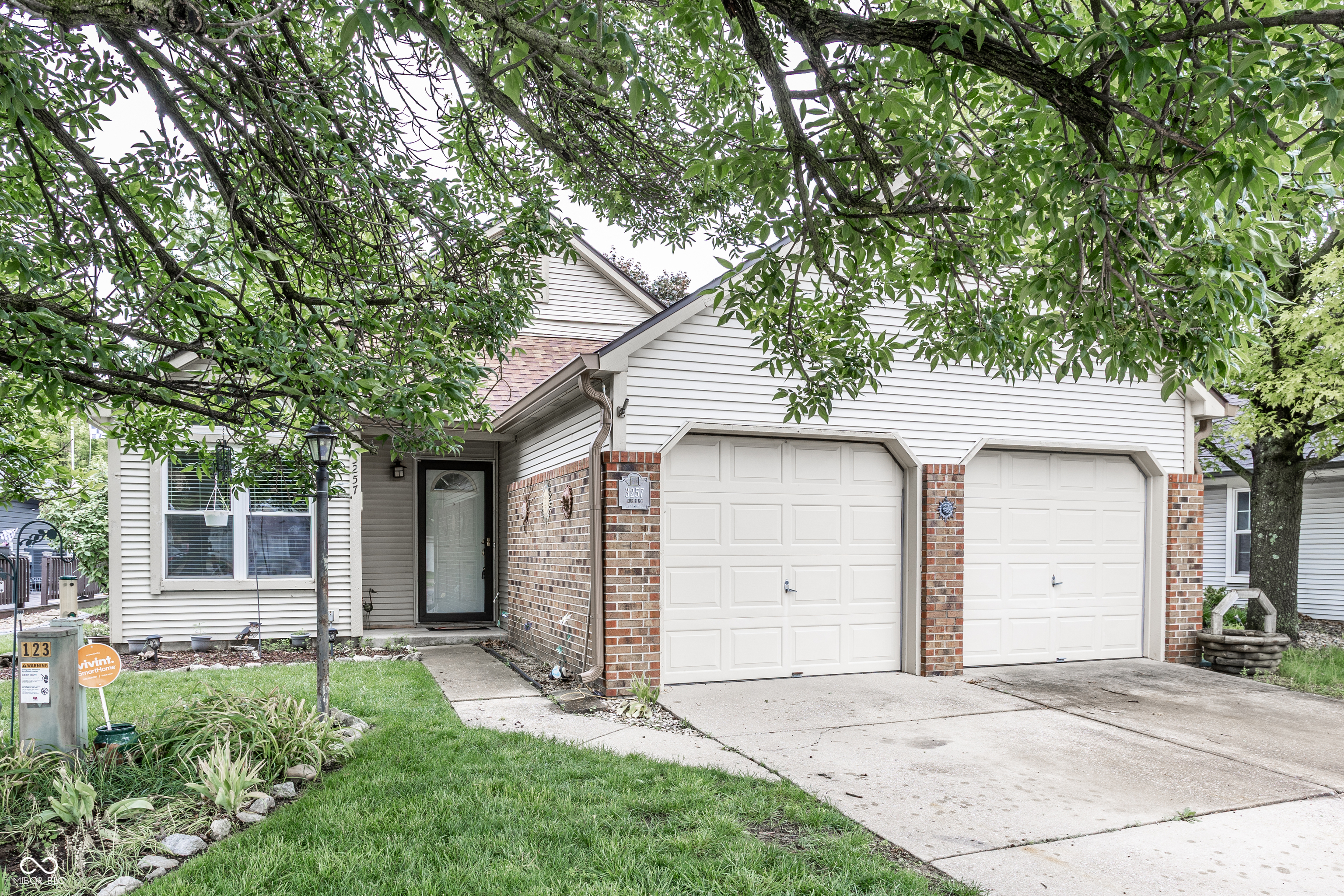 Homes for sale in Indianapolis, IN | 3257 Aqueous Ln, Indianapolis, IN 46214 | MLS# 22104857