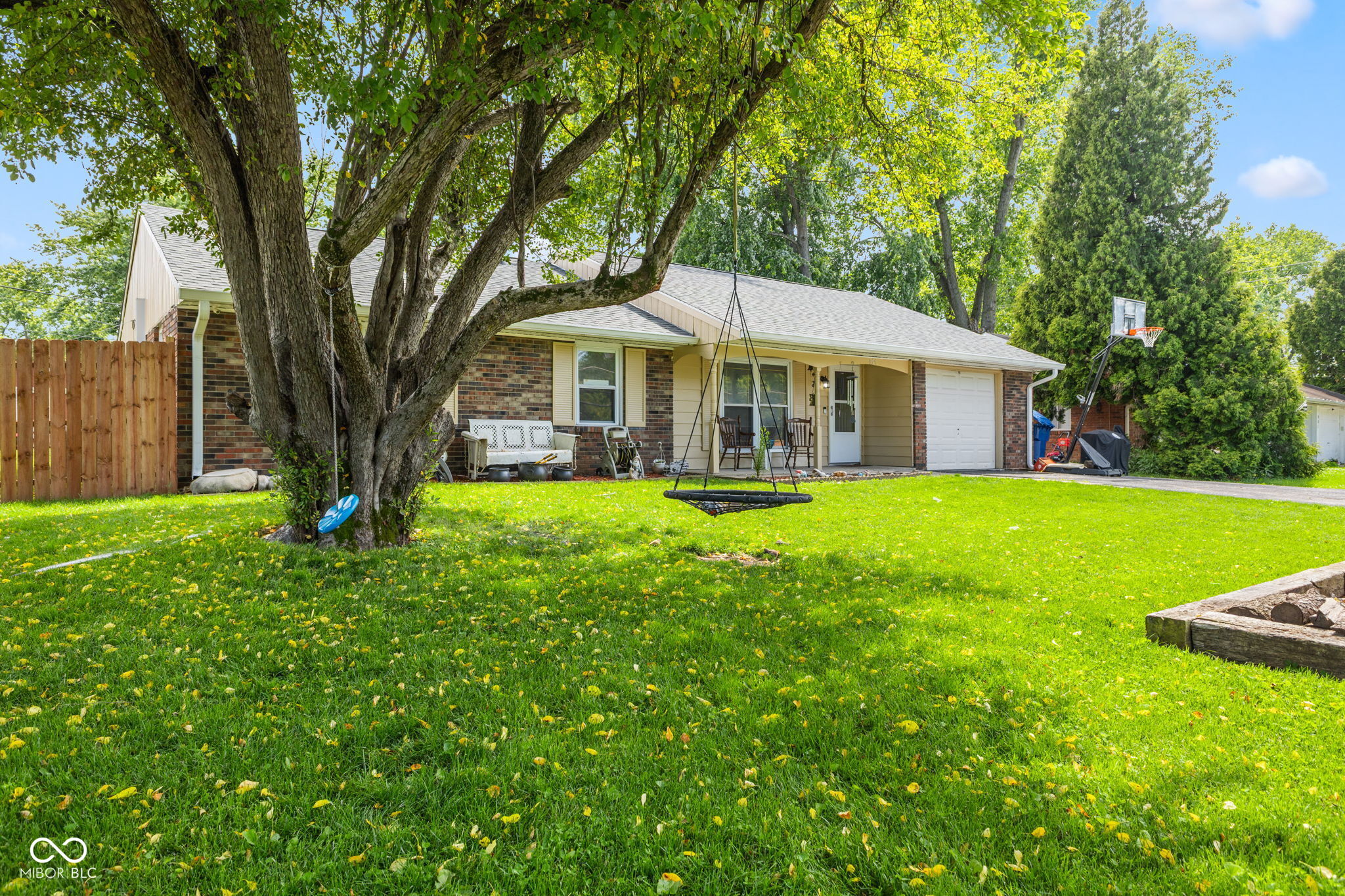 Homes for sale in Indianapolis, IN | 921 W Stop 11 Rd, Indianapolis, IN 46217 | MLS# 22104865