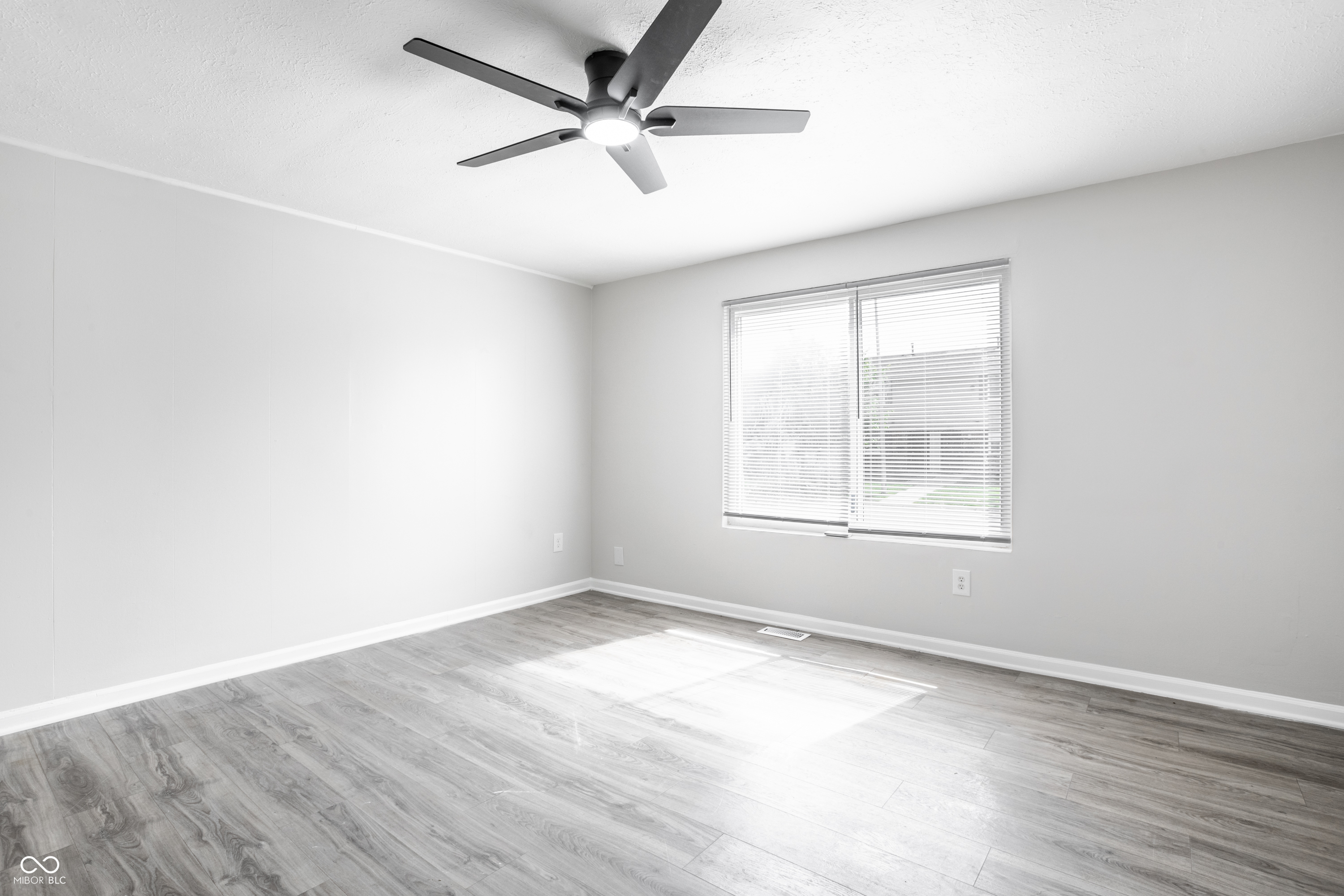 Homes for sale in Indianapolis, IN | 612 Woodlark Dr, Indianapolis, IN 46229 | MLS# 22105449