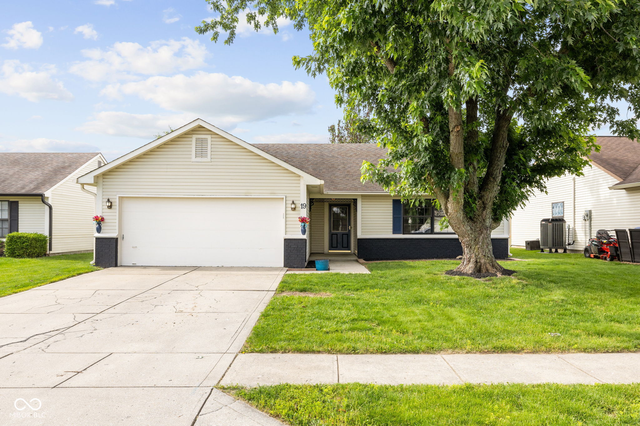 Homes for sale in Brownsburg, IN | 19 Lake Dr S, Brownsburg, IN 46112 | MLS# 22105474