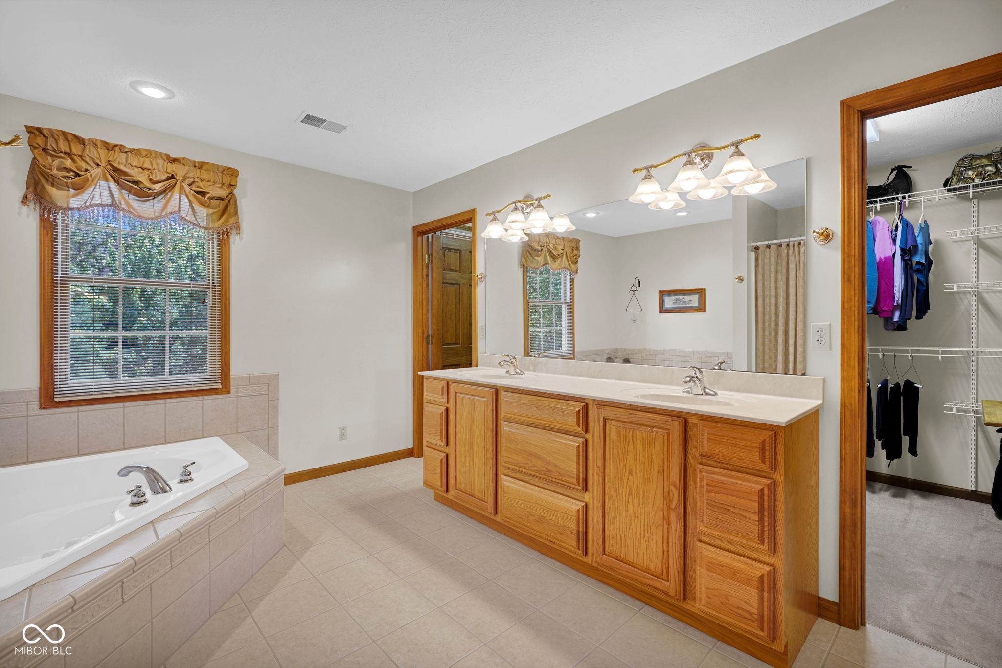 4th image of 13010 E Otter Creek Ln, Columbus, IN 47203 | MLS# 22105484