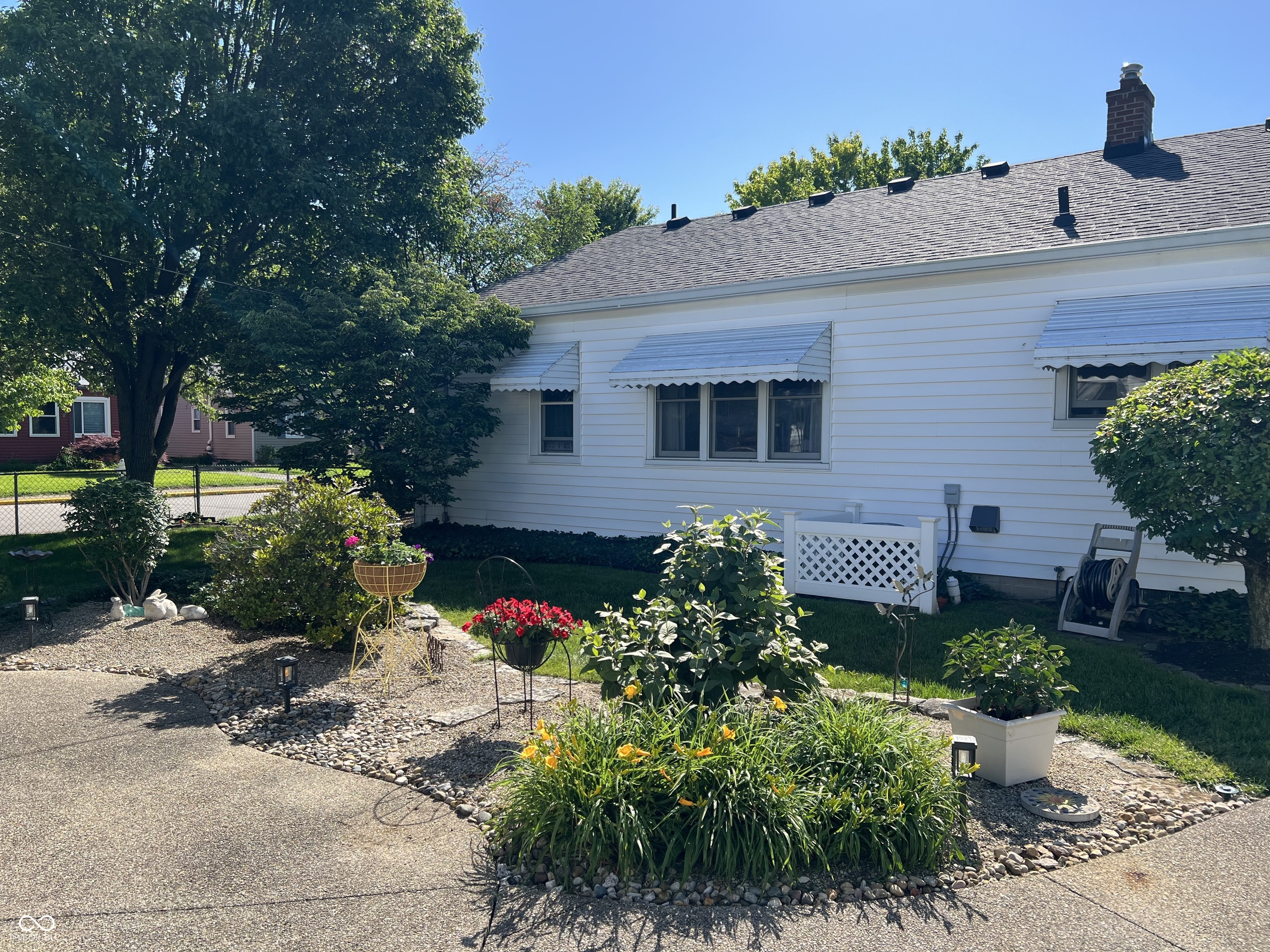 Homes for sale in Speedway, IN | 1962 Macarthur Ln, Speedway, IN 46224 | MLS# 22105516