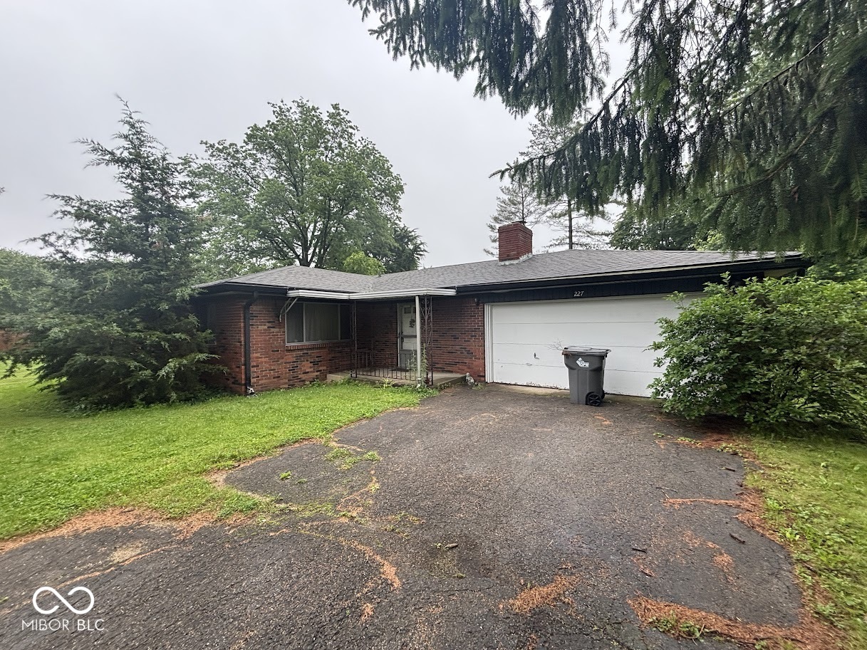 Homes for sale in Indianapolis, IN | 227 N Munsie St, Indianapolis, IN 46229 | MLS# 22105825