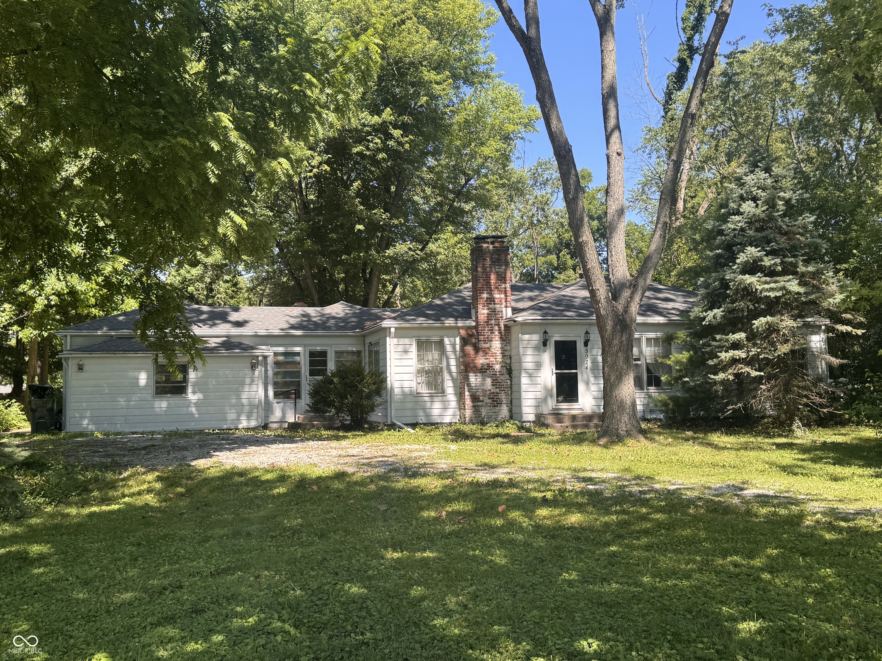 Homes for sale in Indianapolis, IN | 5924 Allisonville, Indianapolis, IN 46220 | MLS# 22106724