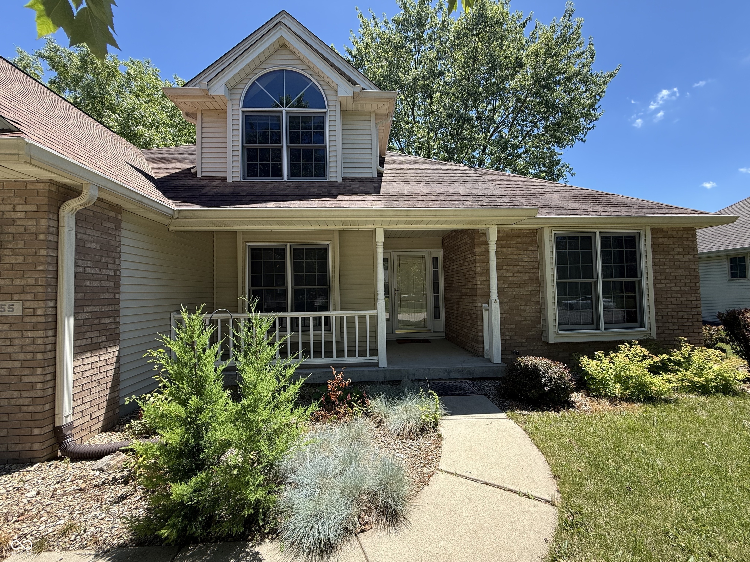 3rd image of 2055 Pinewood Dr, Columbus, IN 47203 | MLS# 22108060