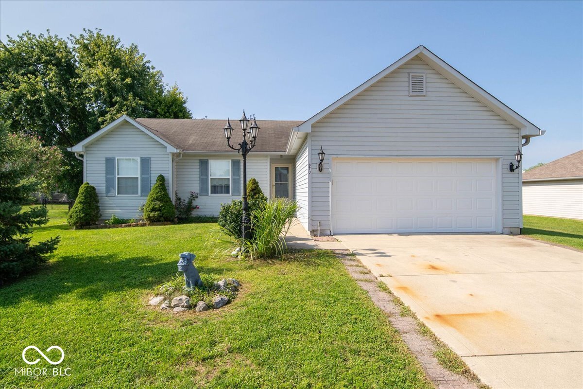 1st image of 870 Shoreline Ln, Franklin, IN 46131 | MLS# 22108737