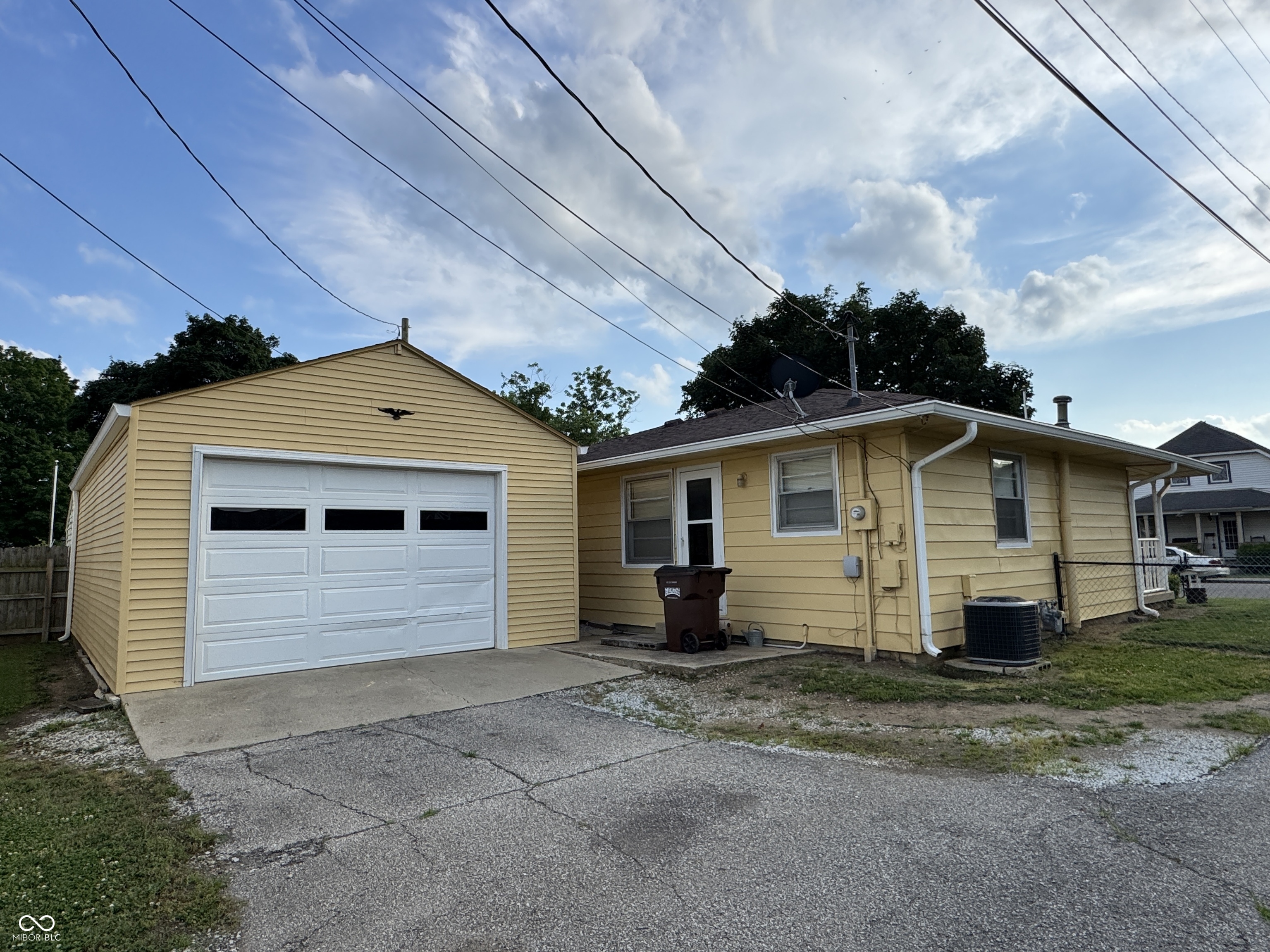 Homes for sale in Edinburgh, IN | 207 S Pleasant St, Edinburgh, IN 46124 | MLS# 22109125