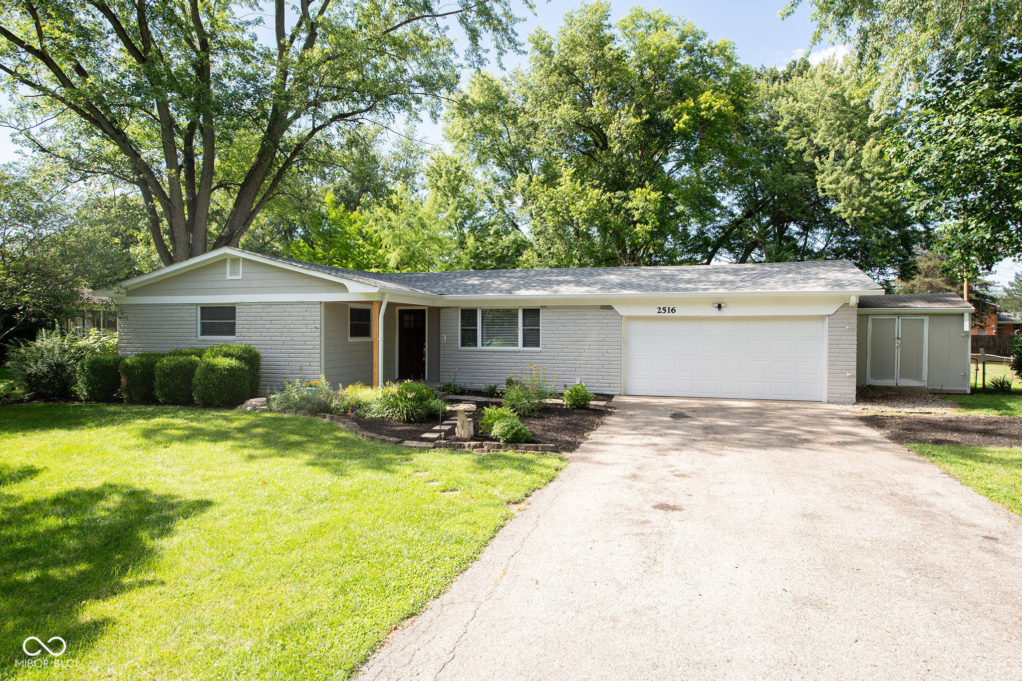 Homes for sale in Carmel, IN | 2516 Colony Ct, Carmel, IN 46280 | MLS# 22110274