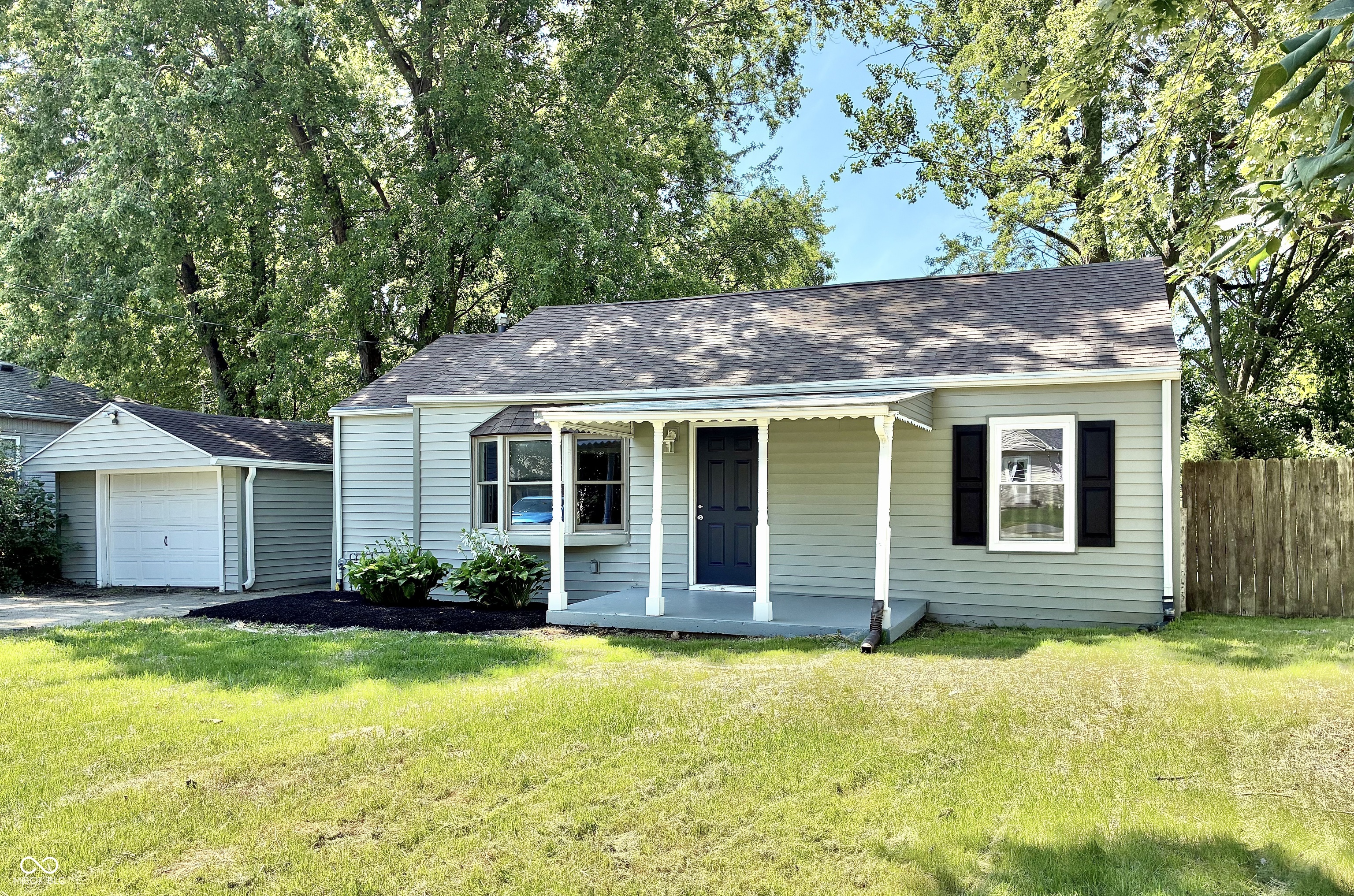 2nd image of 815 W Vinyard St, Anderson, IN 46011 | MLS# 22111545