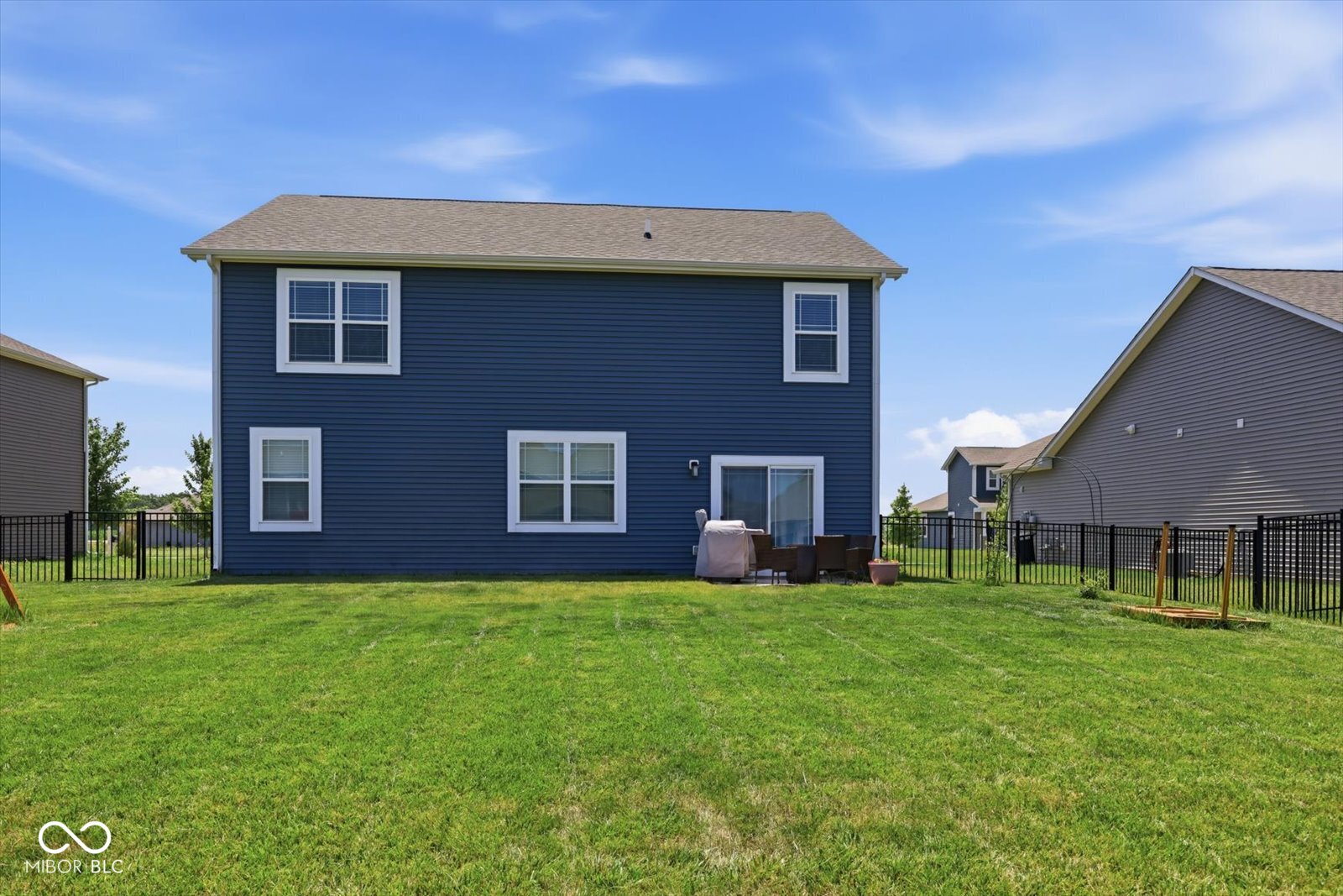 5th image of 1420 Honeysuckle Dr, Shelbyville, IN 46176 | MLS# 22111870