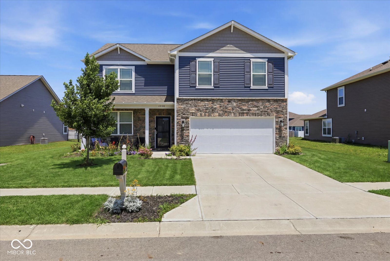 3rd image of 1420 Honeysuckle Dr, Shelbyville, IN 46176 | MLS# 22111870