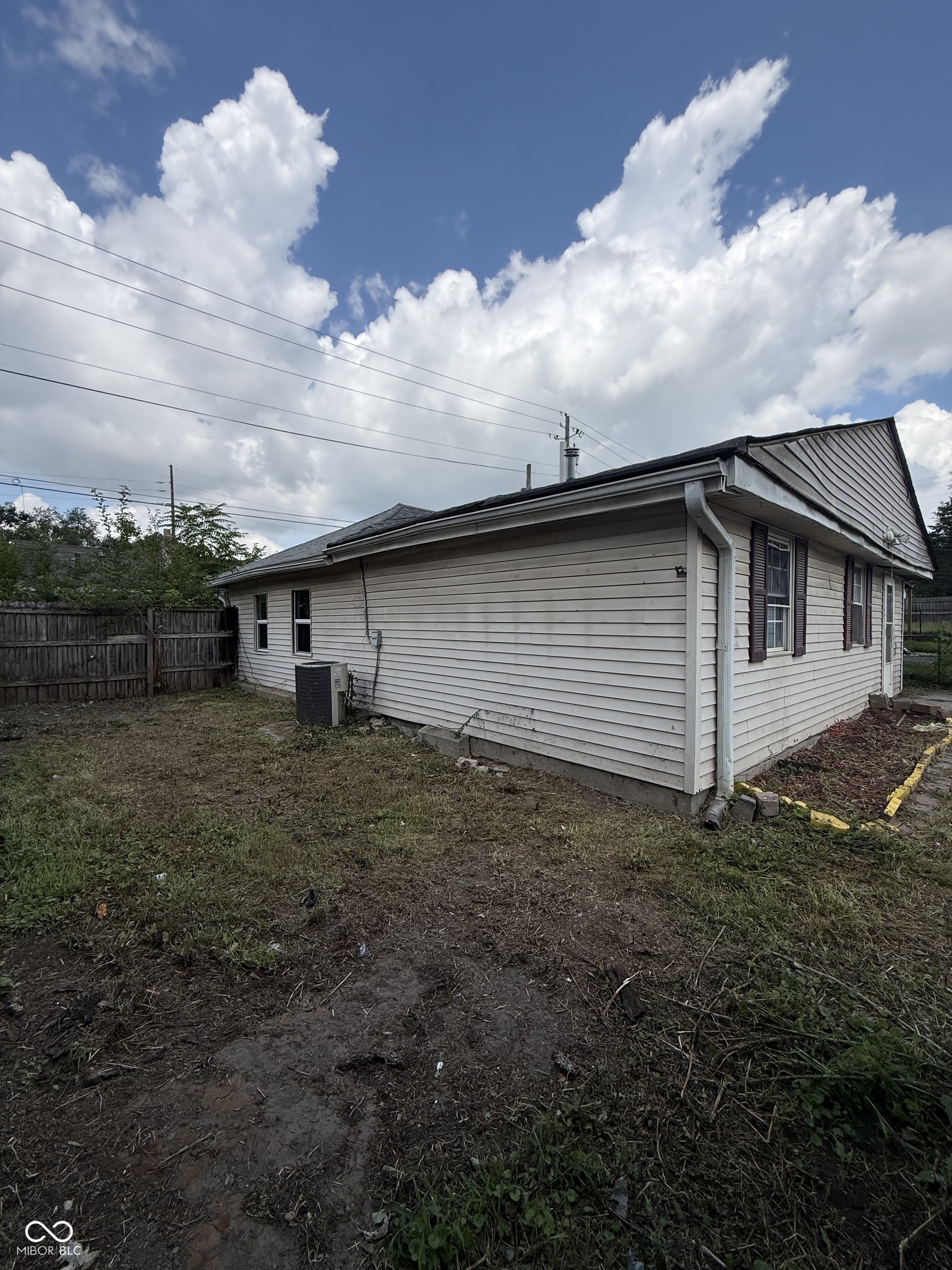 3rd image of 1150 Medford Ave, Indianapolis, IN 46222 | MLS# 22112333