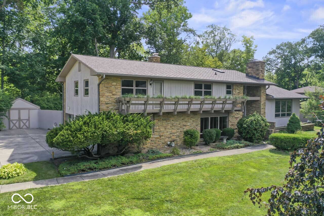 2nd image of 6502 Landborough Dr S, Indianapolis, IN 46220 | MLS# 22112504
