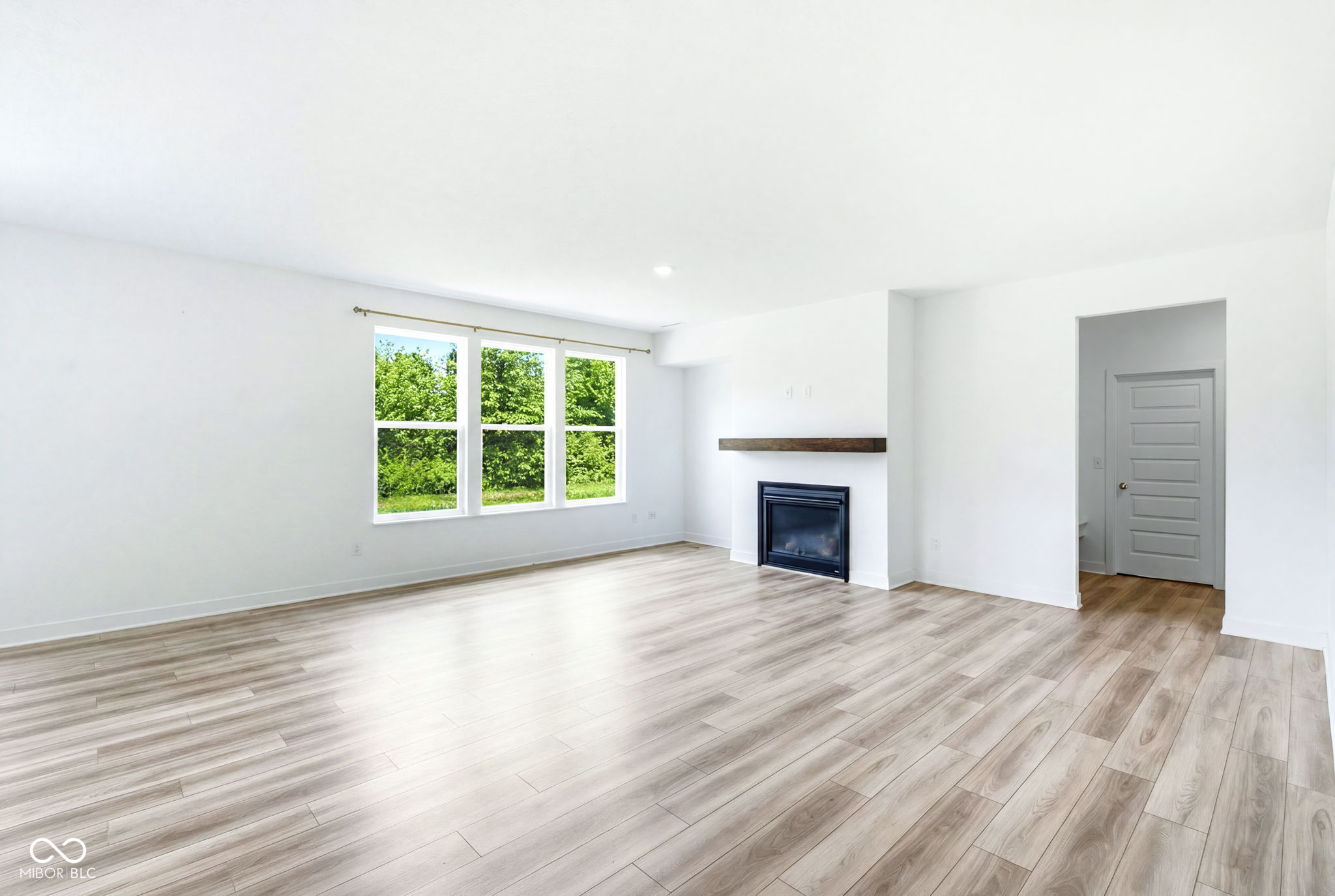 5th image of 992 Kendrick St, Greenwood, IN 46143 | MLS# 22112941