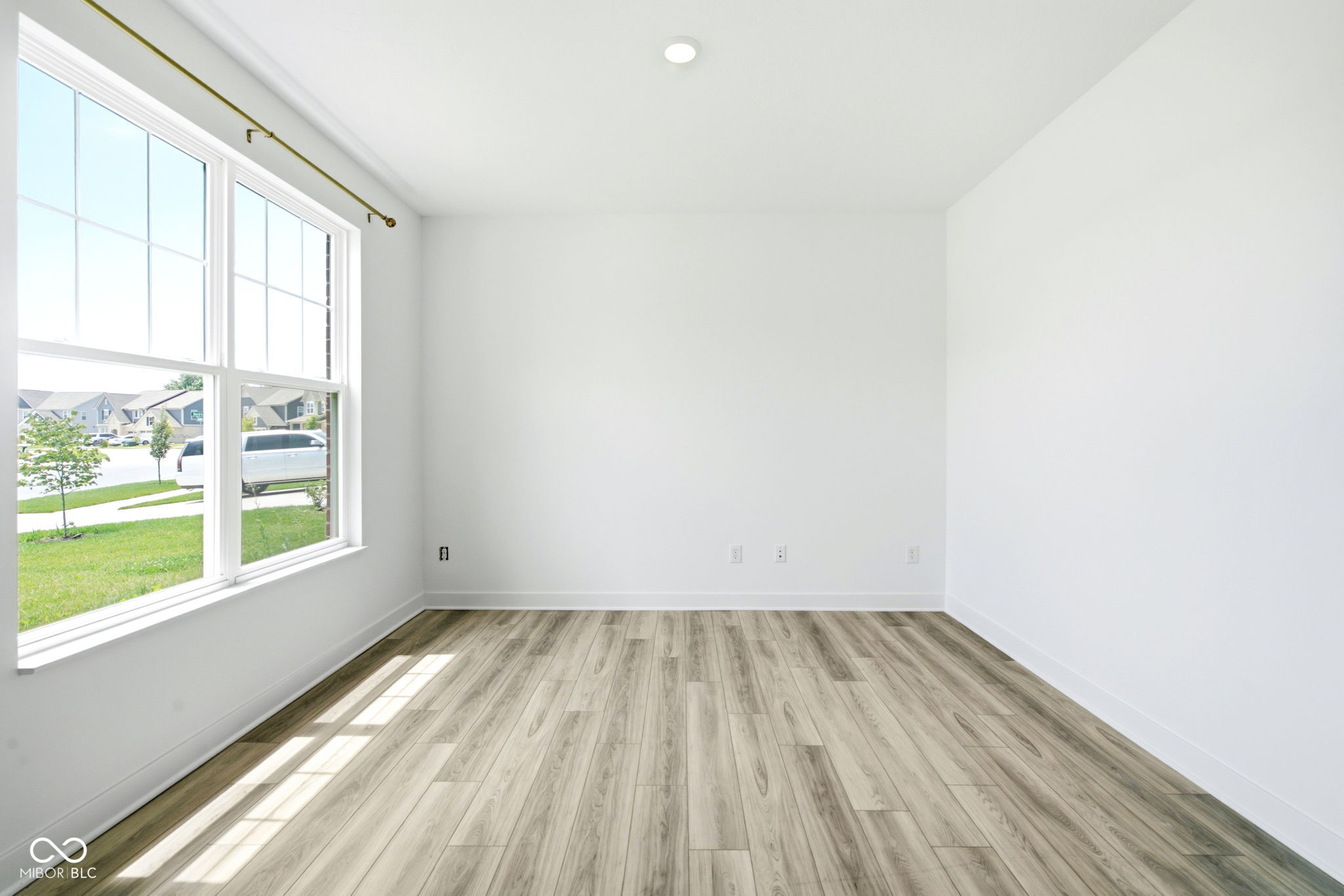 4th image of 992 Kendrick St, Greenwood, IN 46143 | MLS# 22112941