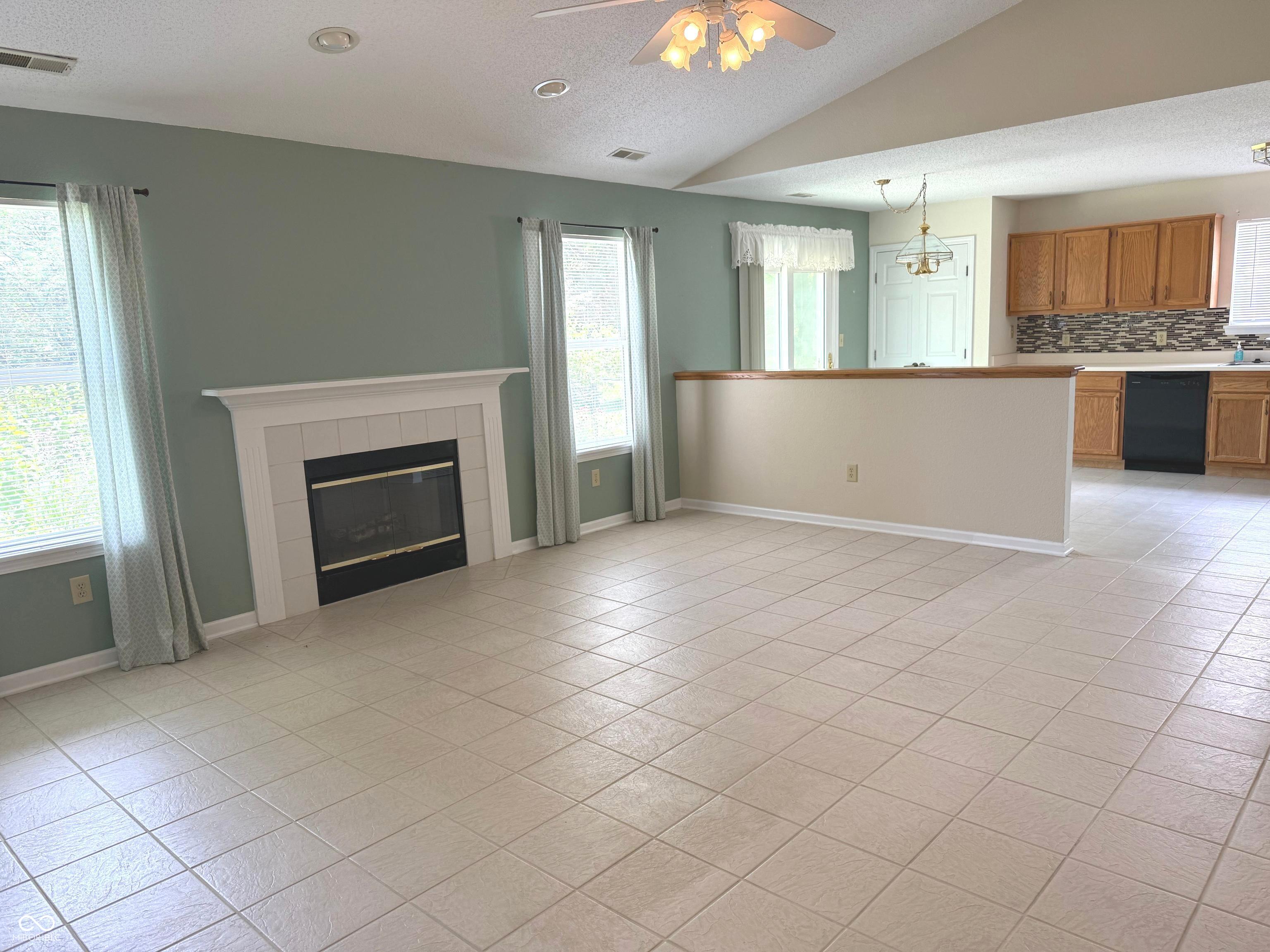 5th image of 437 E Pine Ridge Dr, Westfield, IN 46074 | MLS# 22113077