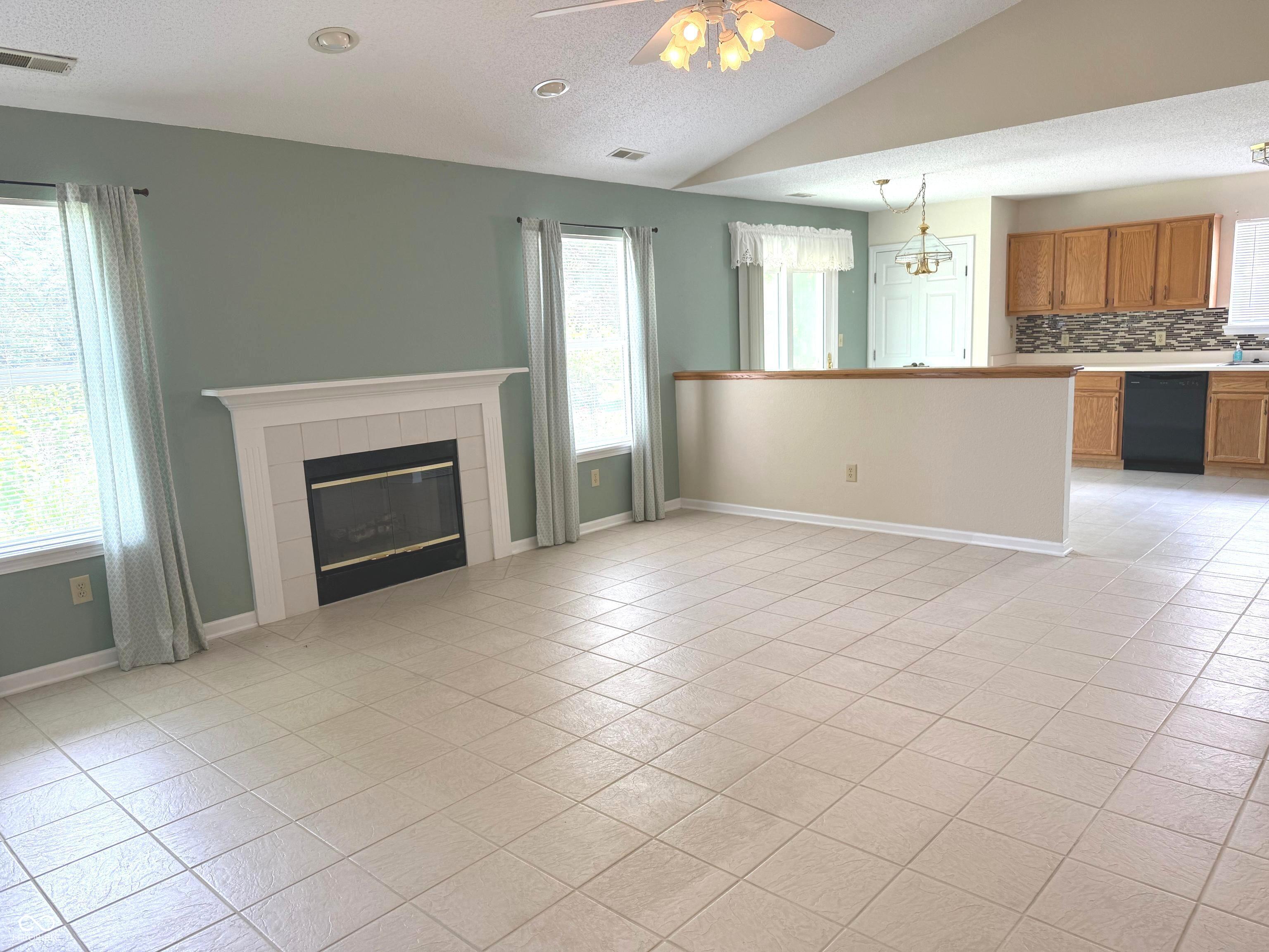3rd image of 437 E Pine Ridge Dr, Westfield, IN 46074 | MLS# 22113077