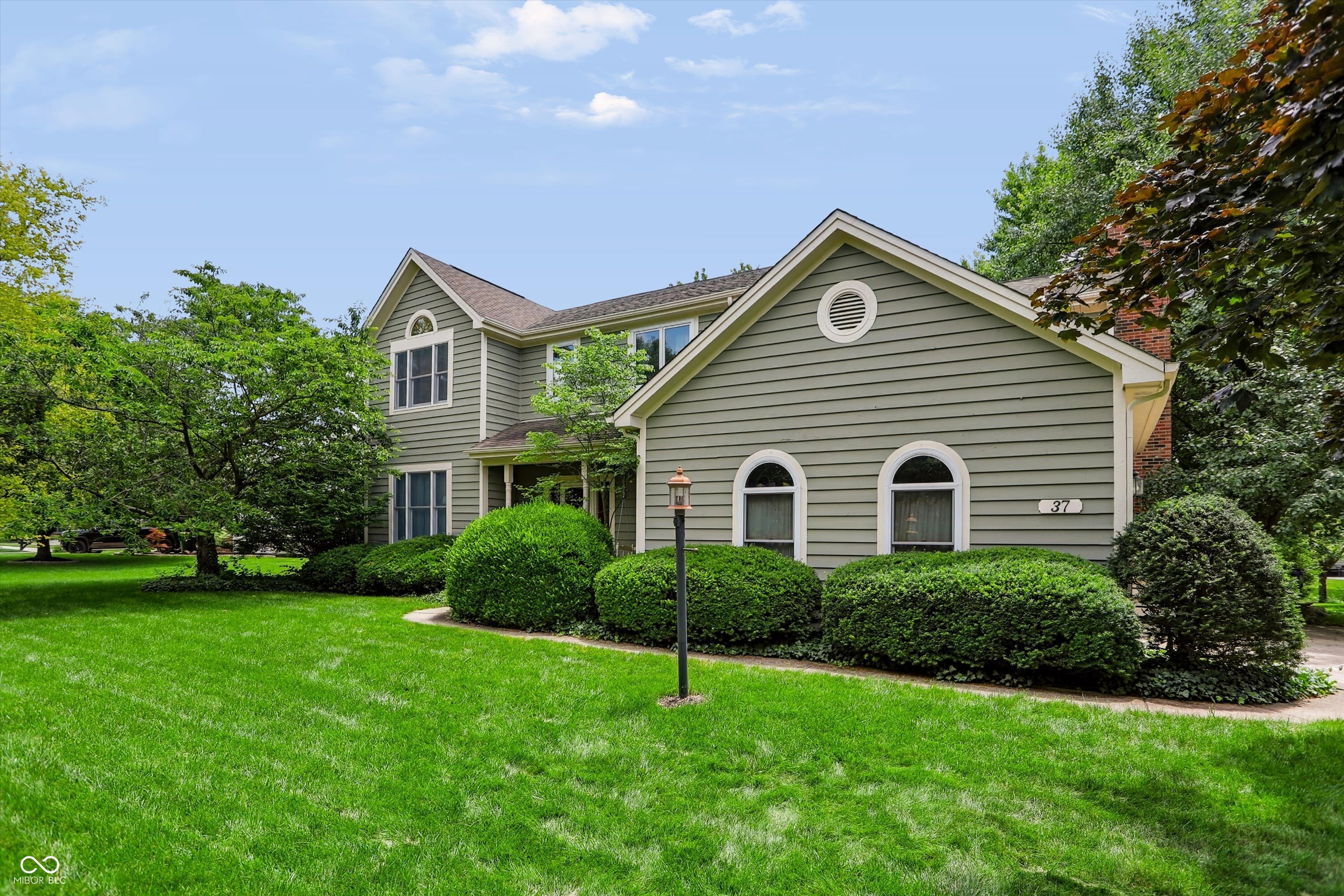 2nd image of 37 Penn Pl, Zionsville, IN 46077 | MLS# 22113343