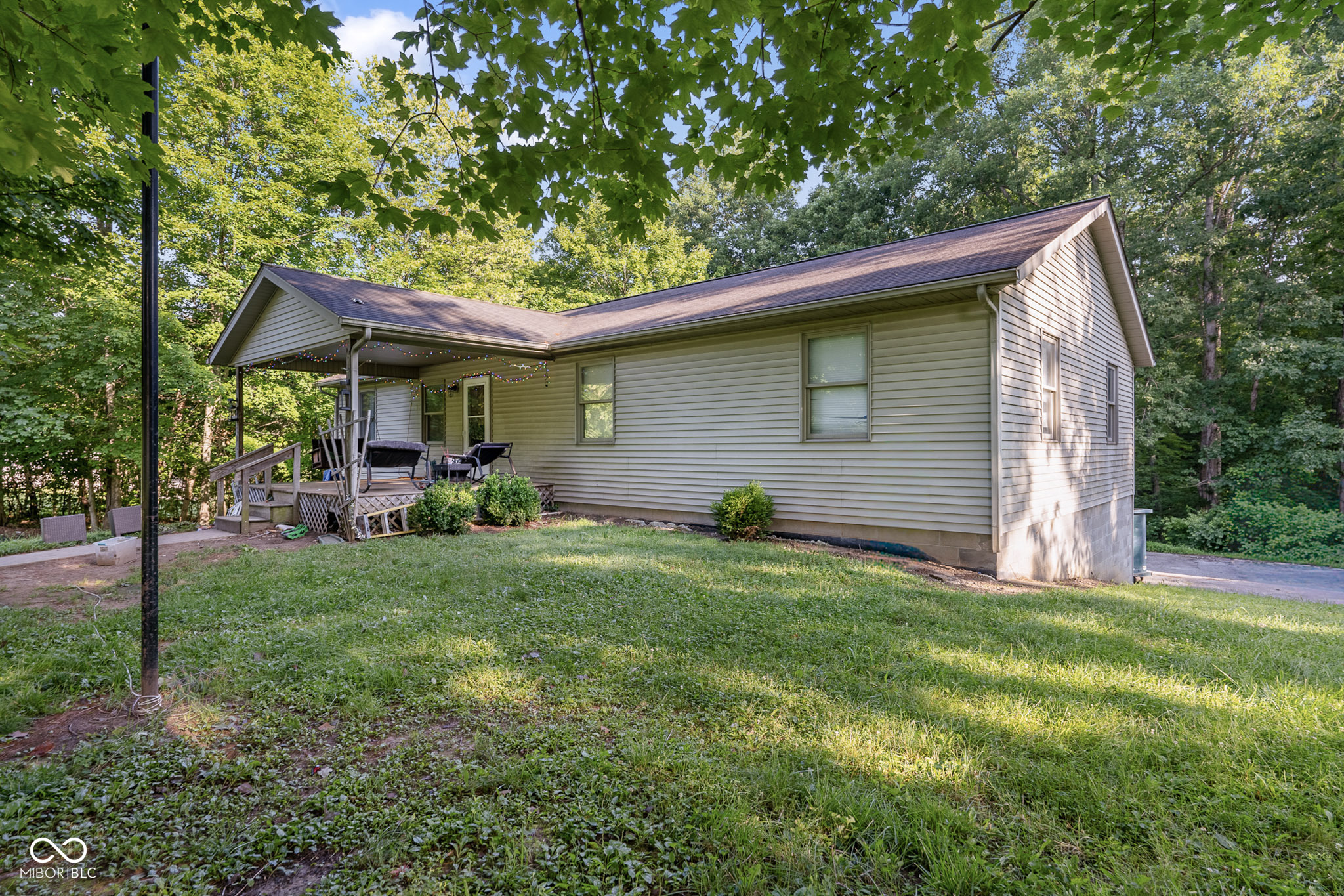 Homes for sale in Nashville, IN | 176 Ann Dr, Nashville, IN 47448 | MLS# 22113359