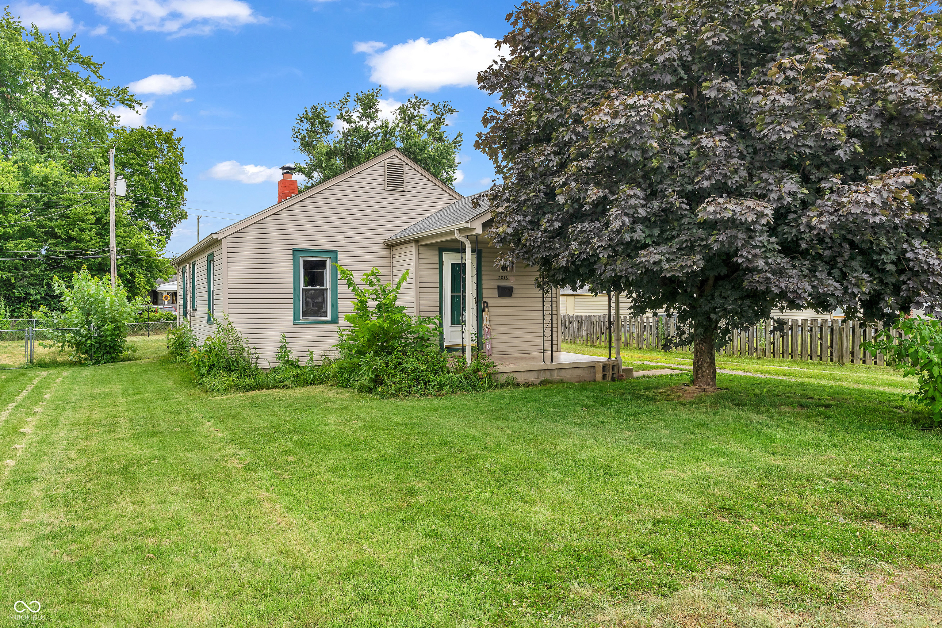 1st image of 2816 16th St, Columbus, IN 47201 | MLS# 22113450