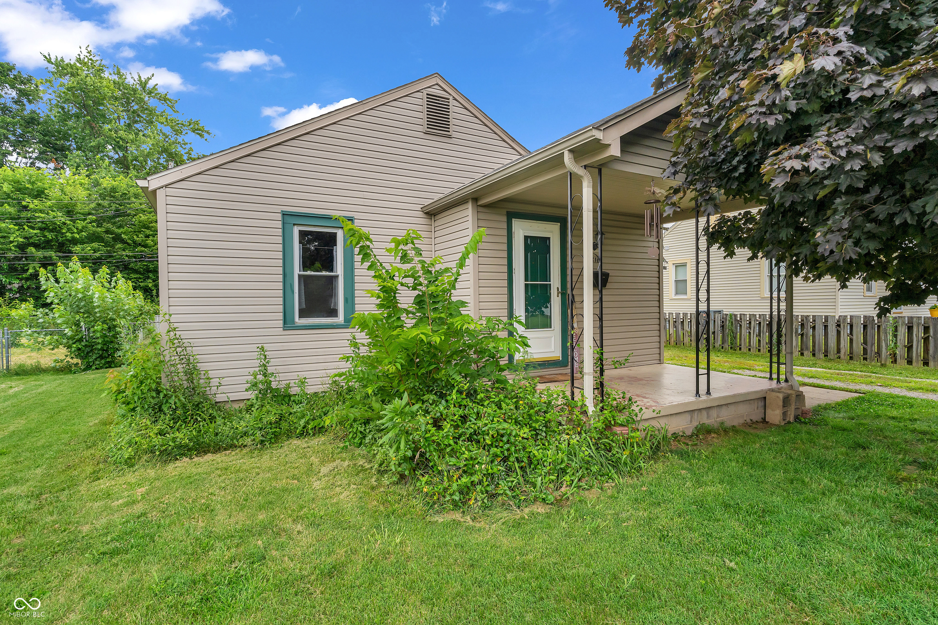 2nd image of 2816 16th St, Columbus, IN 47201 | MLS# 22113450
