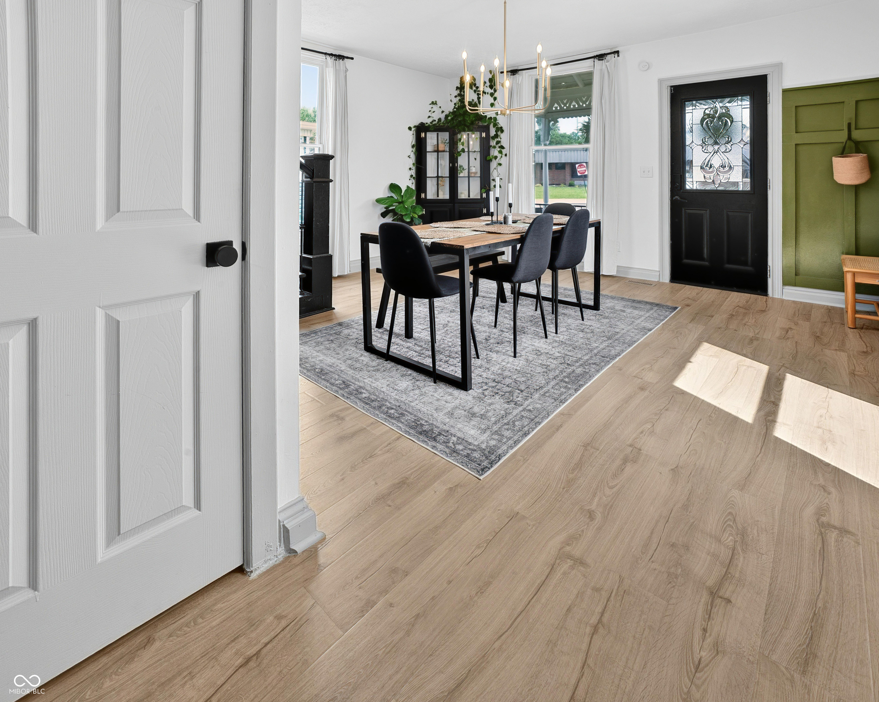 5th image of 29 E Broadway St, Greenwood, IN 46143 | MLS# 22113619
