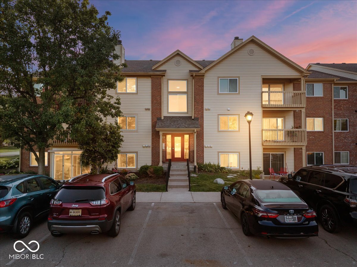 2nd image of 12519 Timber Creek Dr #UNIT 11, Carmel, IN 46032 | MLS# 22113687