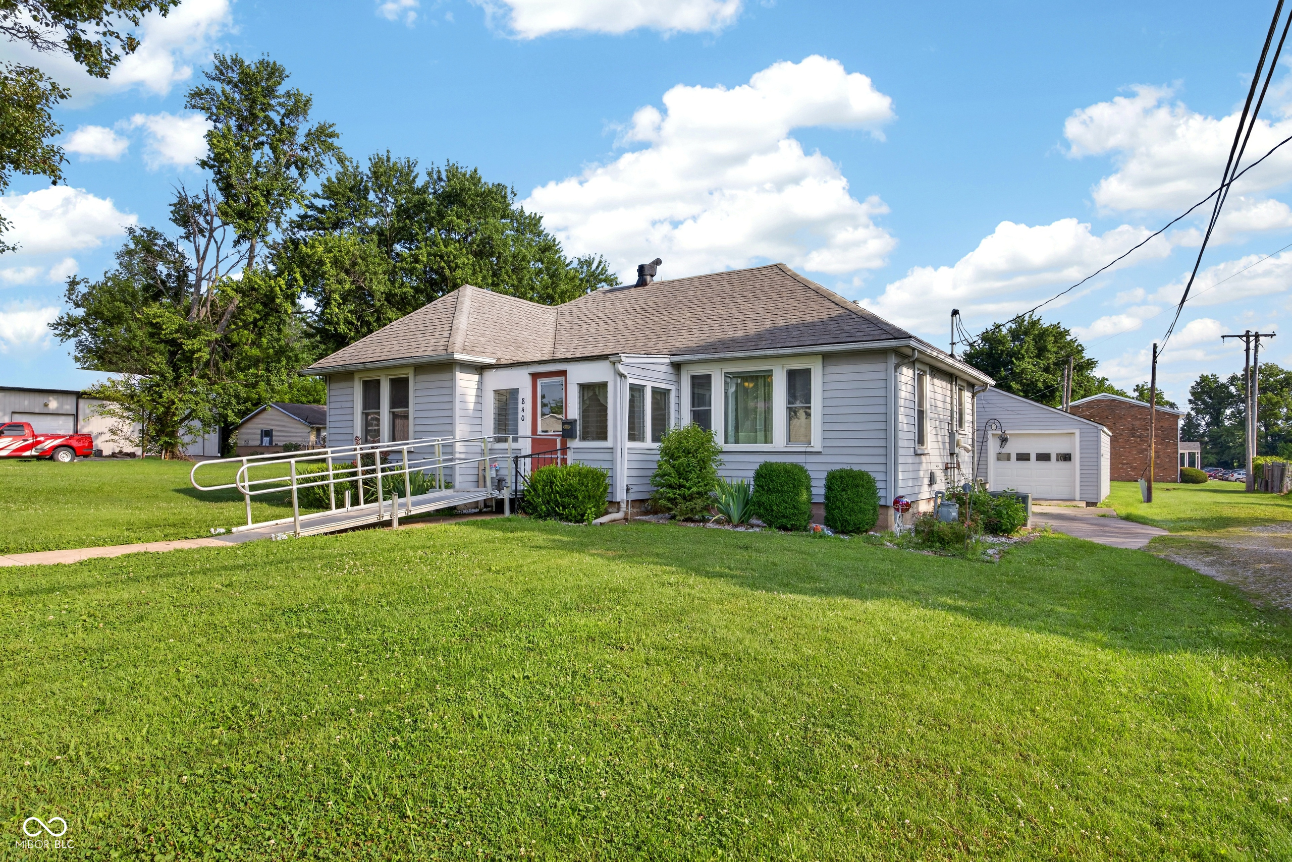 5th image of 840 H St Ne, Linton, IN 47441 | MLS# 22113725