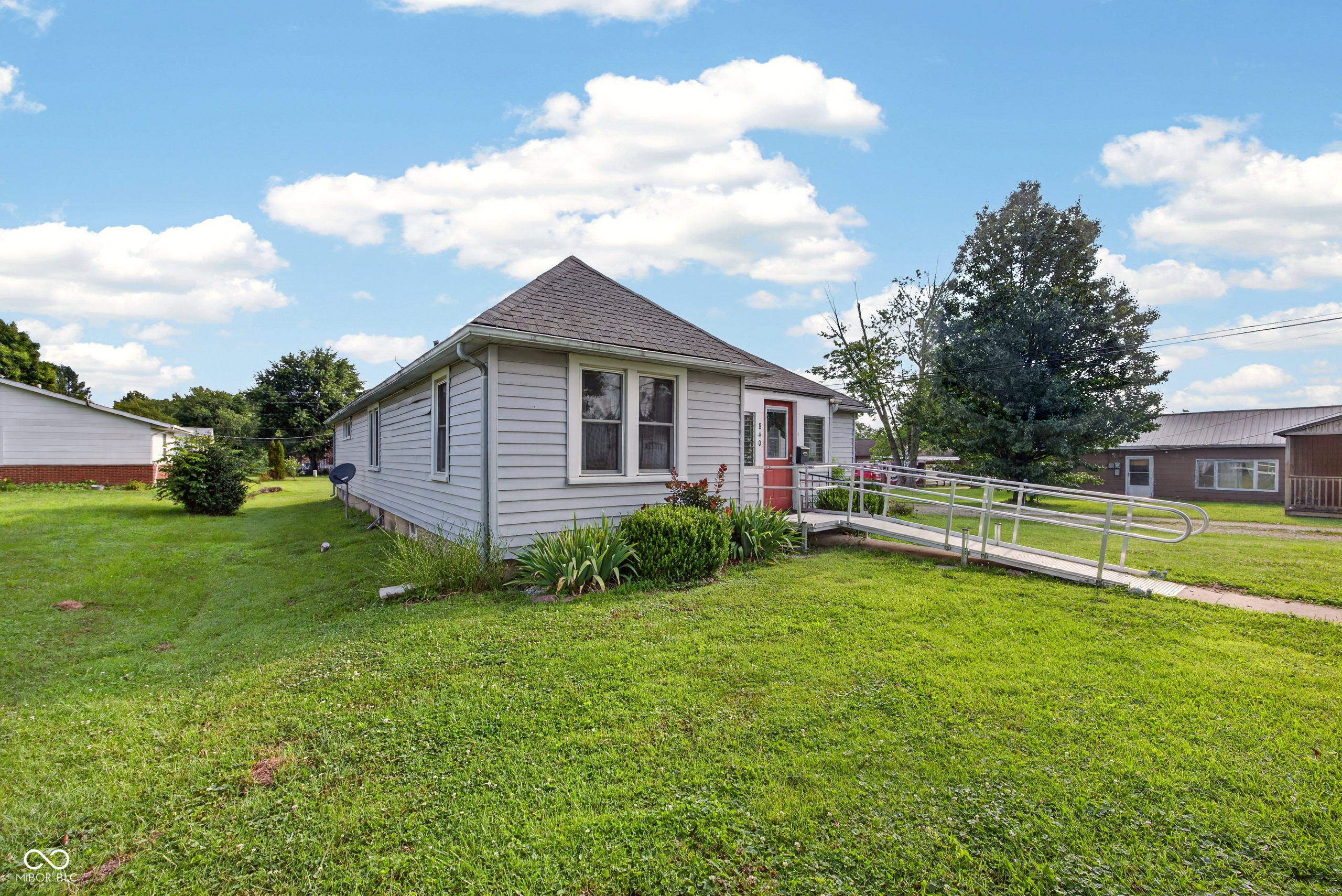 4th image of 840 H St Ne, Linton, IN 47441 | MLS# 22113725