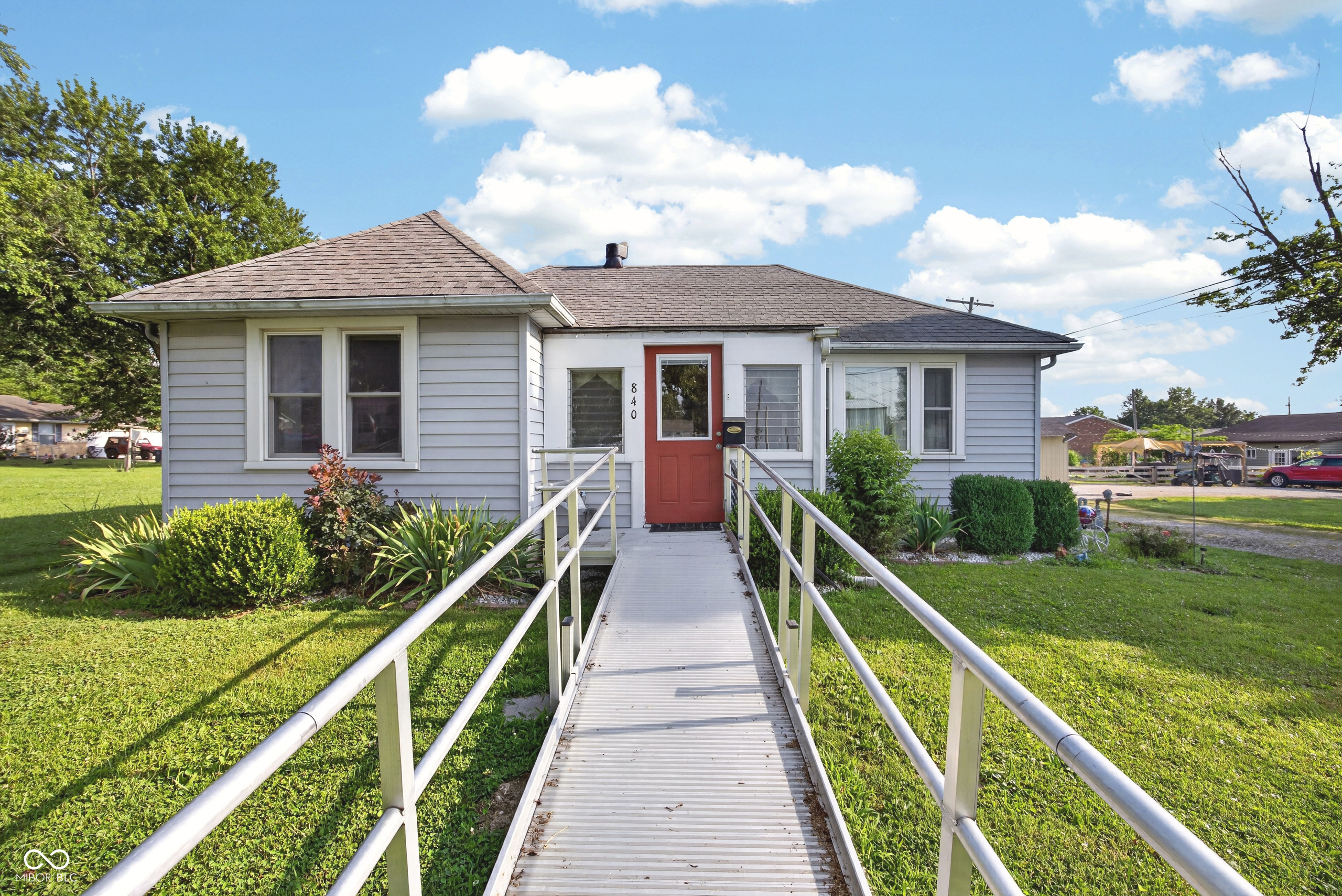 3rd image of 840 H St Ne, Linton, IN 47441 | MLS# 22113725