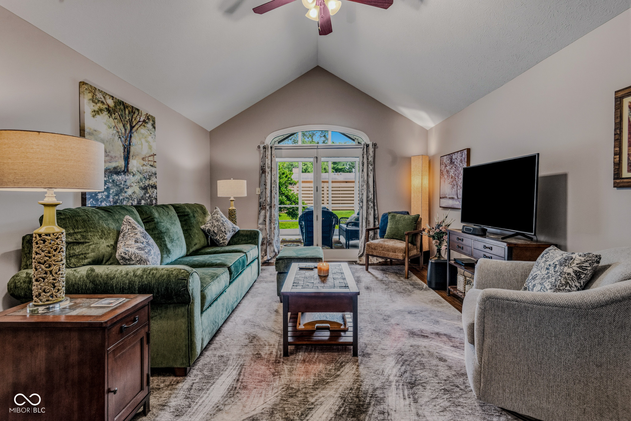 2nd image of 565 Luse Dr, Columbus, IN 47201 | MLS# 22113776