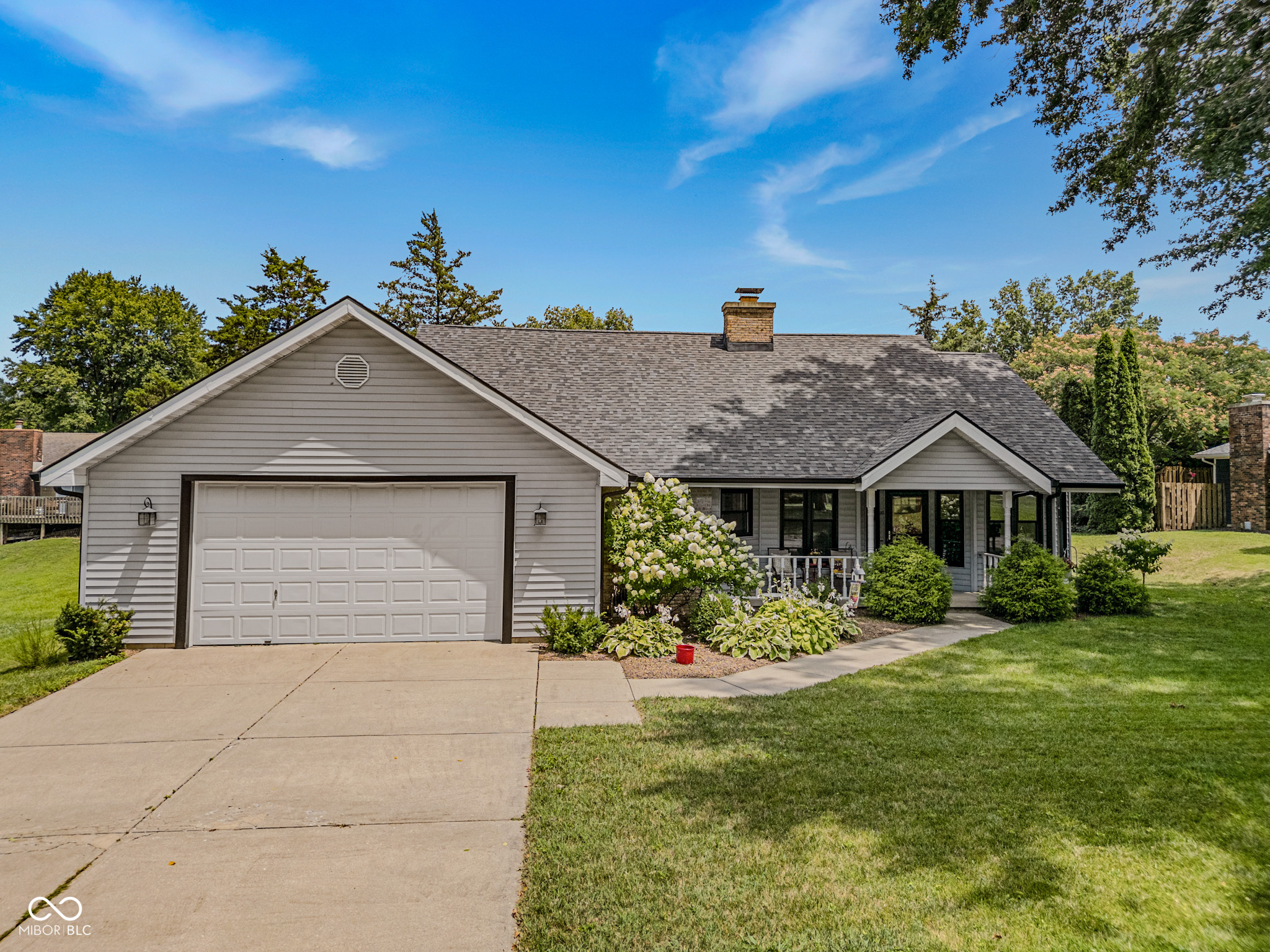 1st image of 565 Luse Dr, Columbus, IN 47201 | MLS# 22113776