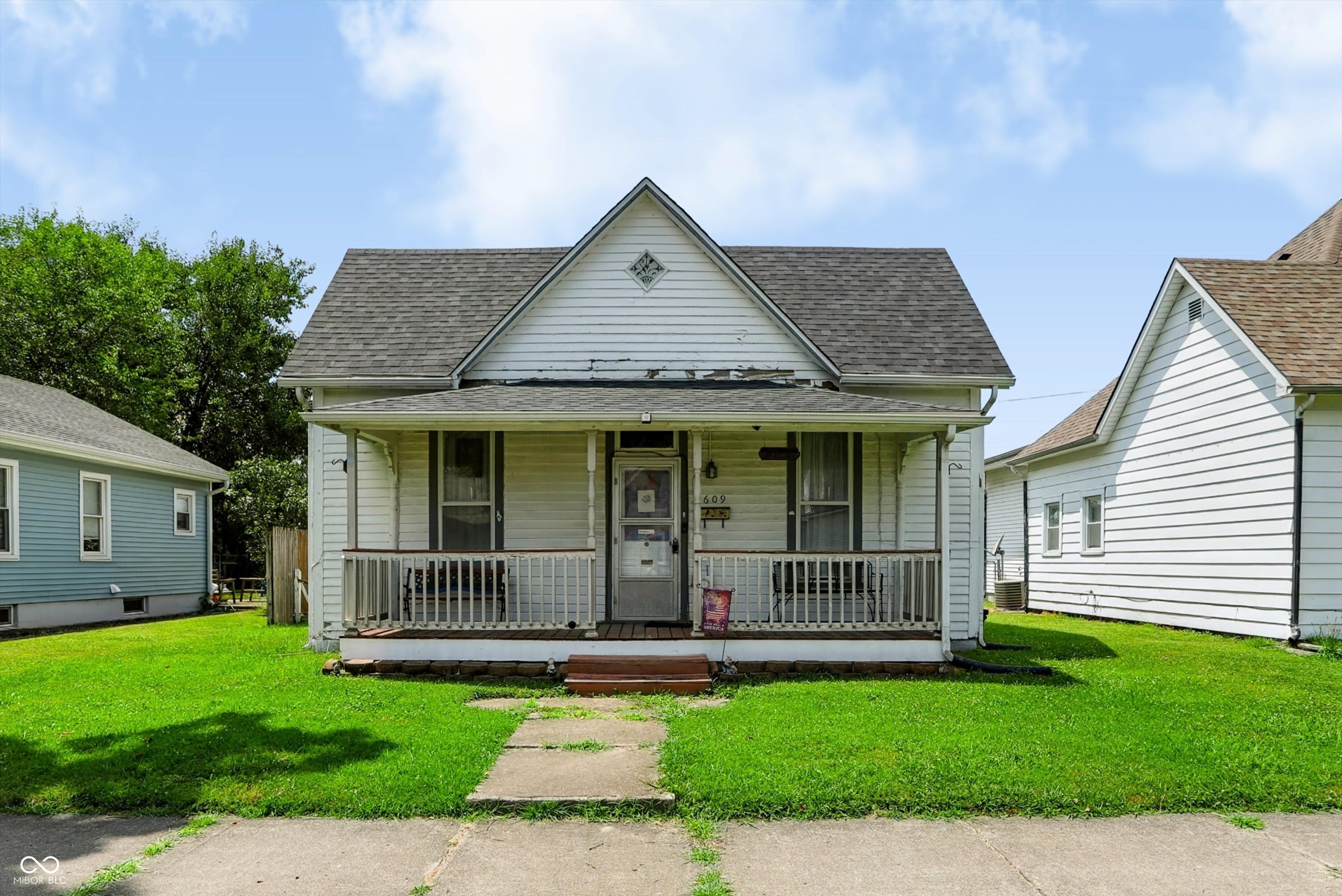 1st image of 609 Montgomery St, Shelbyville, IN 46176 | MLS# 22113883