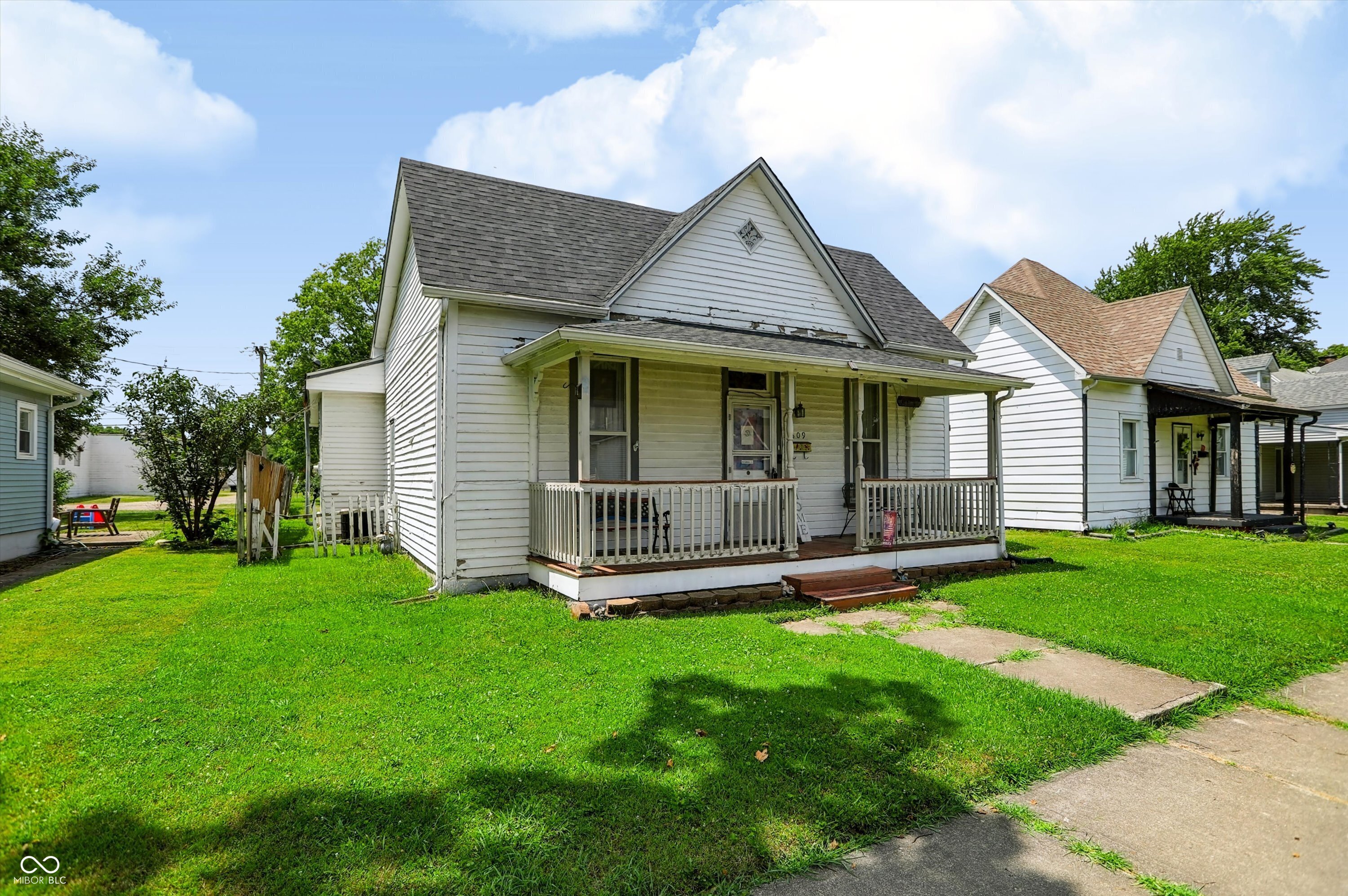 2nd image of 609 Montgomery St, Shelbyville, IN 46176 | MLS# 22113883