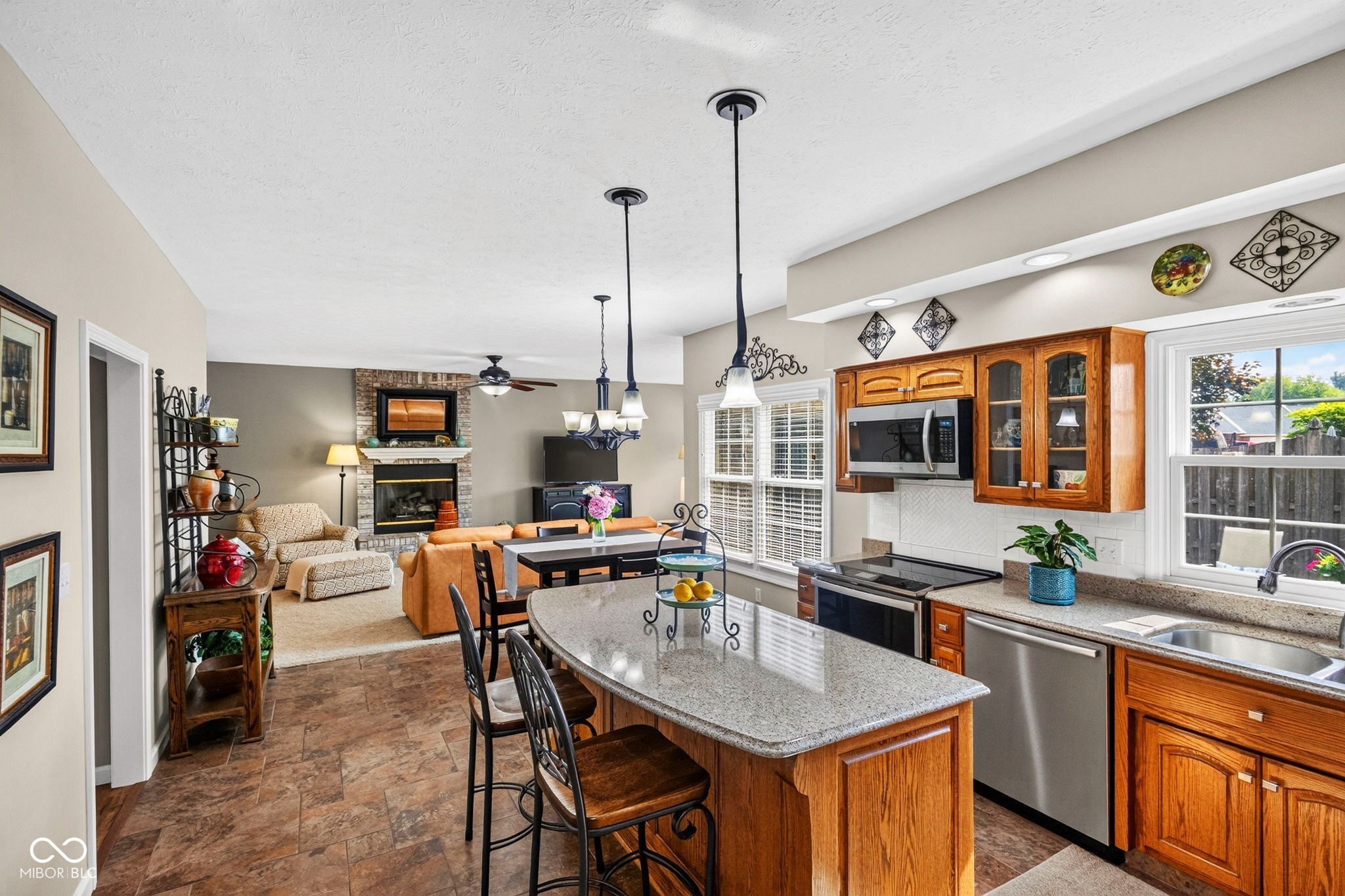 2nd image of 866 Westgate Dr, Anderson, IN 46012 | MLS# 22113904