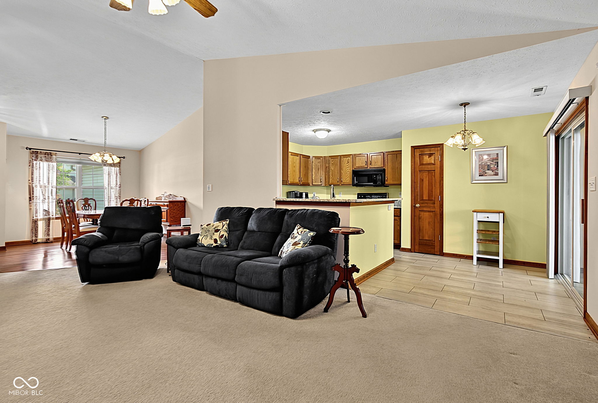 3rd image of 1130 Springwater Dr, Greenwood, IN 46143 | MLS# 22113942