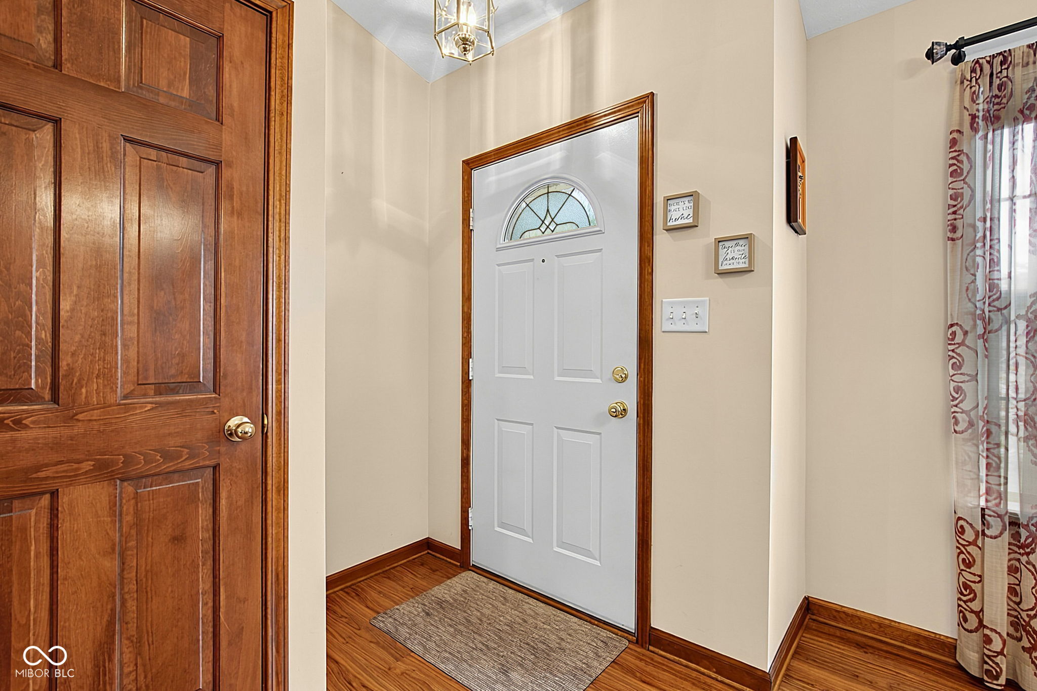 2nd image of 1130 Springwater Dr, Greenwood, IN 46143 | MLS# 22113942