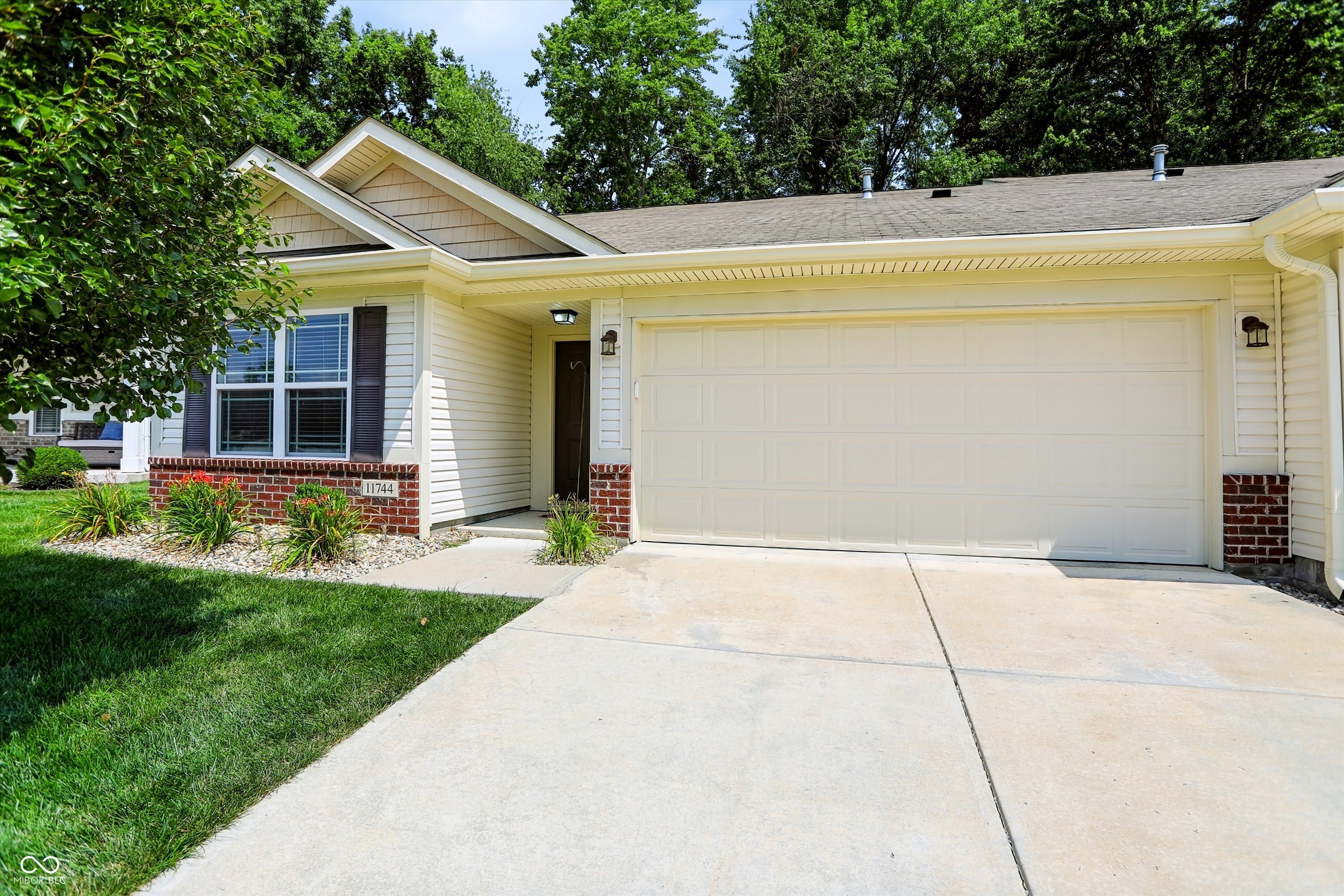 1st image of 11744 Whisperwood Wy, Fishers, IN 46037 | MLS# 22114016