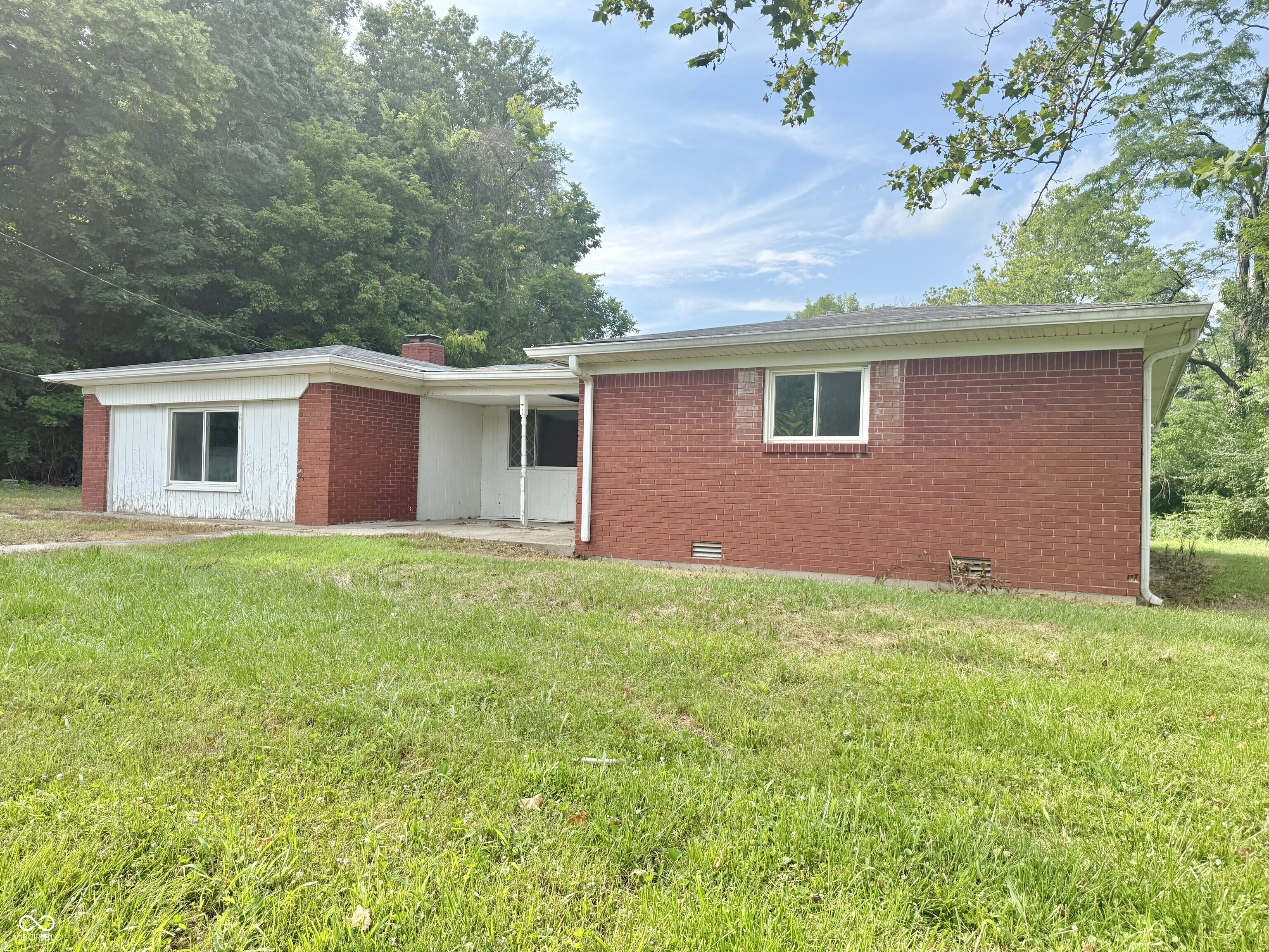 2nd image of 5016 Olive Branch Rd, Greenwood, IN 46143 | MLS# 22114234
