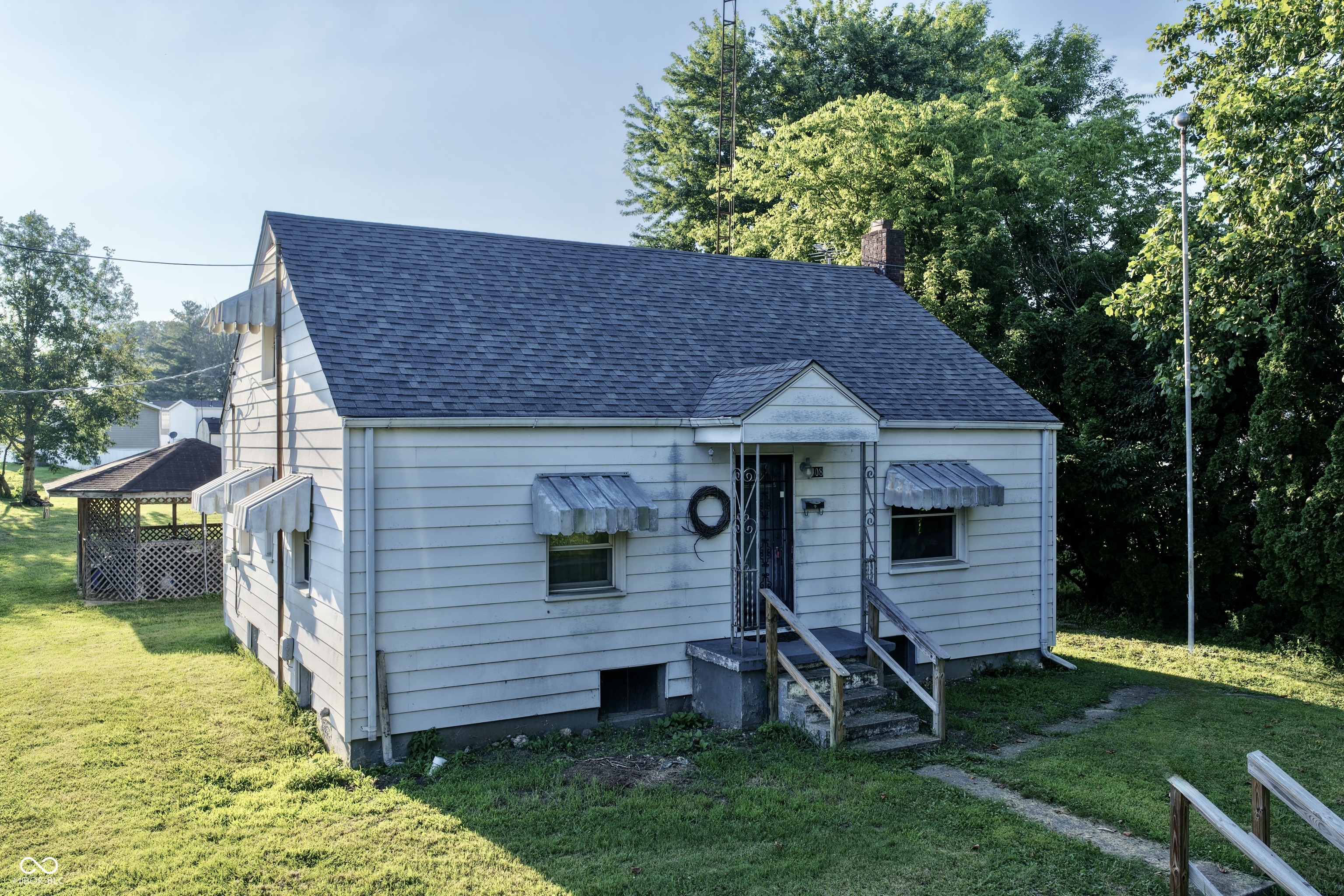 Homes for sale in Brownstown, IN | 508 S Poplar, Brownstown, IN 47220 | MLS# 22114409