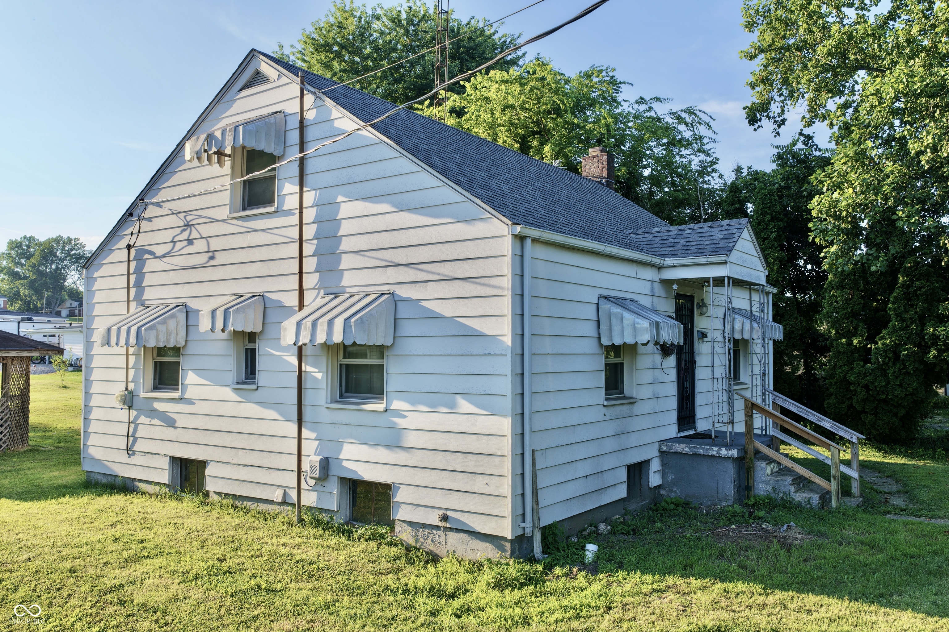 Homes for sale in Brownstown, IN | 508 S Poplar, Brownstown, IN 47220 | MLS# 22114409