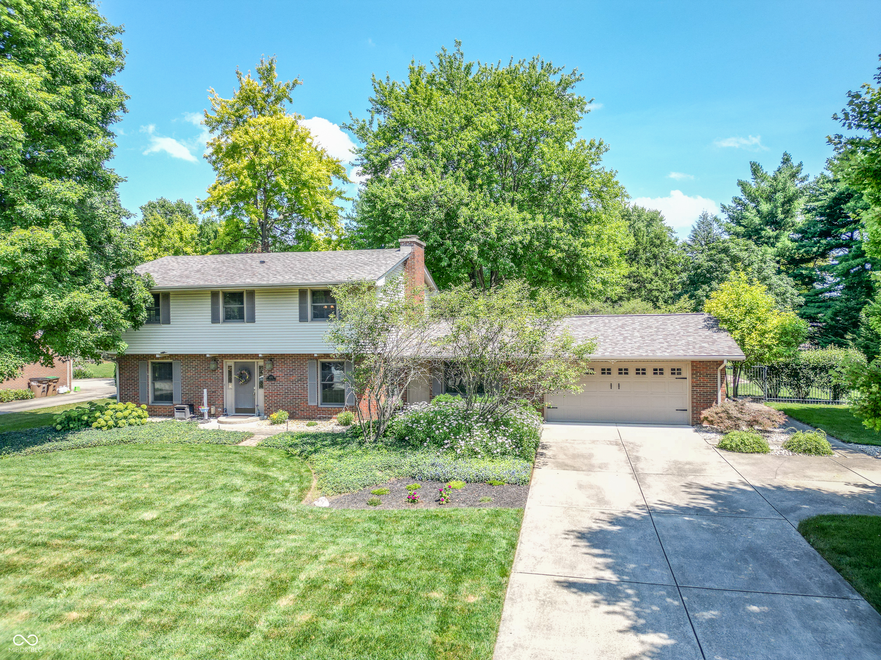 1st image of 4370 Washington St, Columbus, IN 47203 | MLS# 22114481