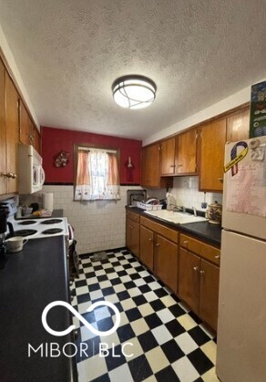 Homes for sale in Carthage, IN | 101 S Harrison St, Carthage, IN 46115 | MLS# 22114496