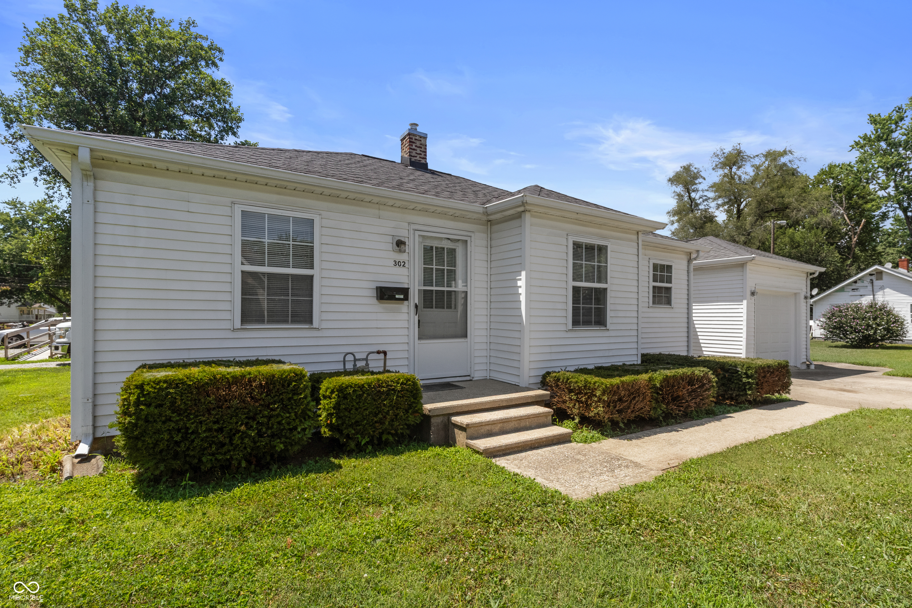 image of 302 Smith St, Columbus, IN 47201 | MLS# 22114530