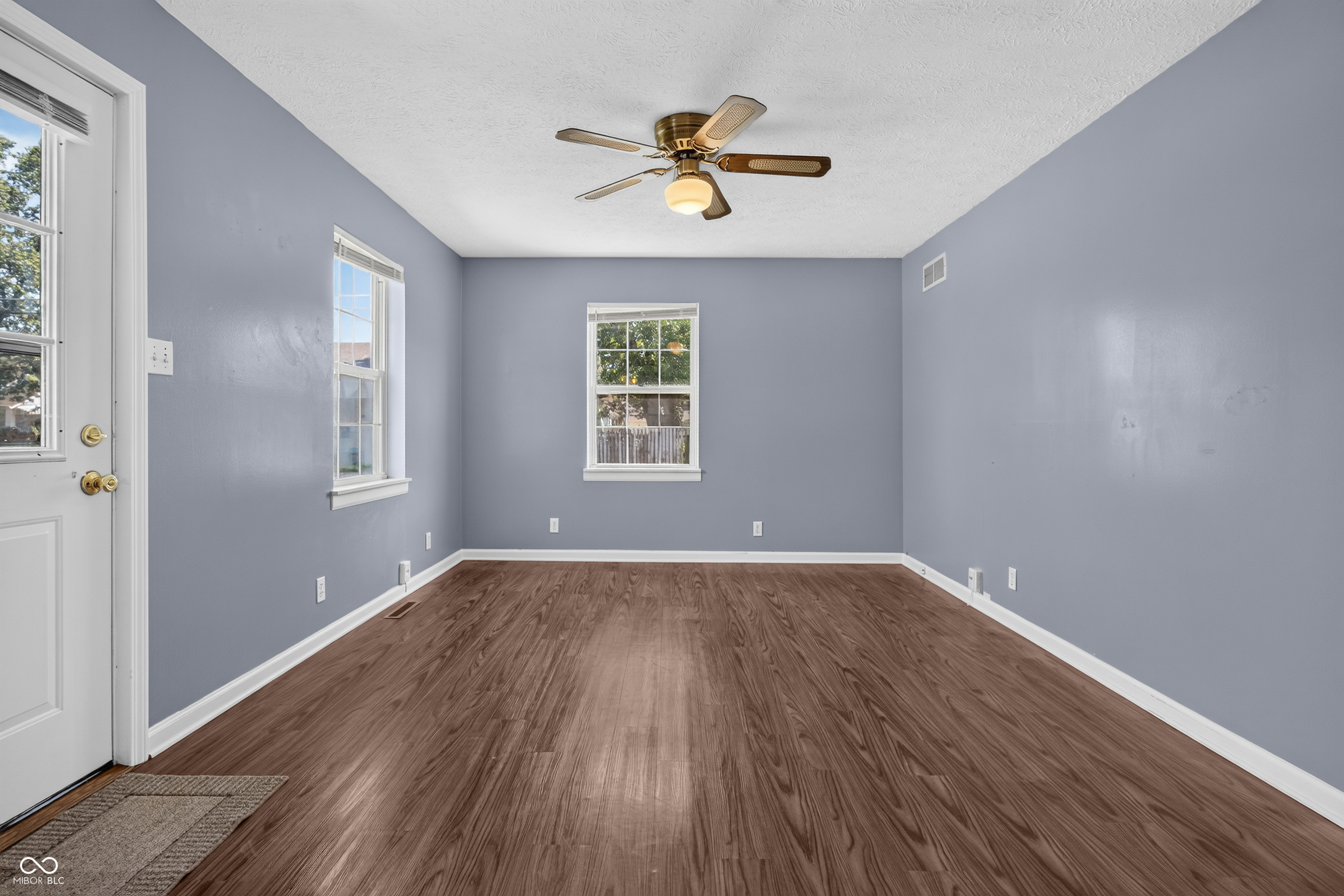 image of 302 Smith St, Columbus, IN 47201 | MLS# 22114530
