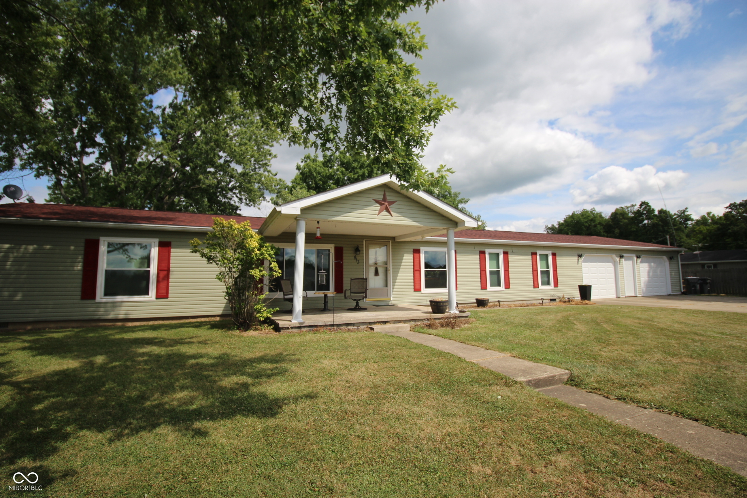 1st image of 413 S West St, Summitville, IN 46070 | MLS# 22114574