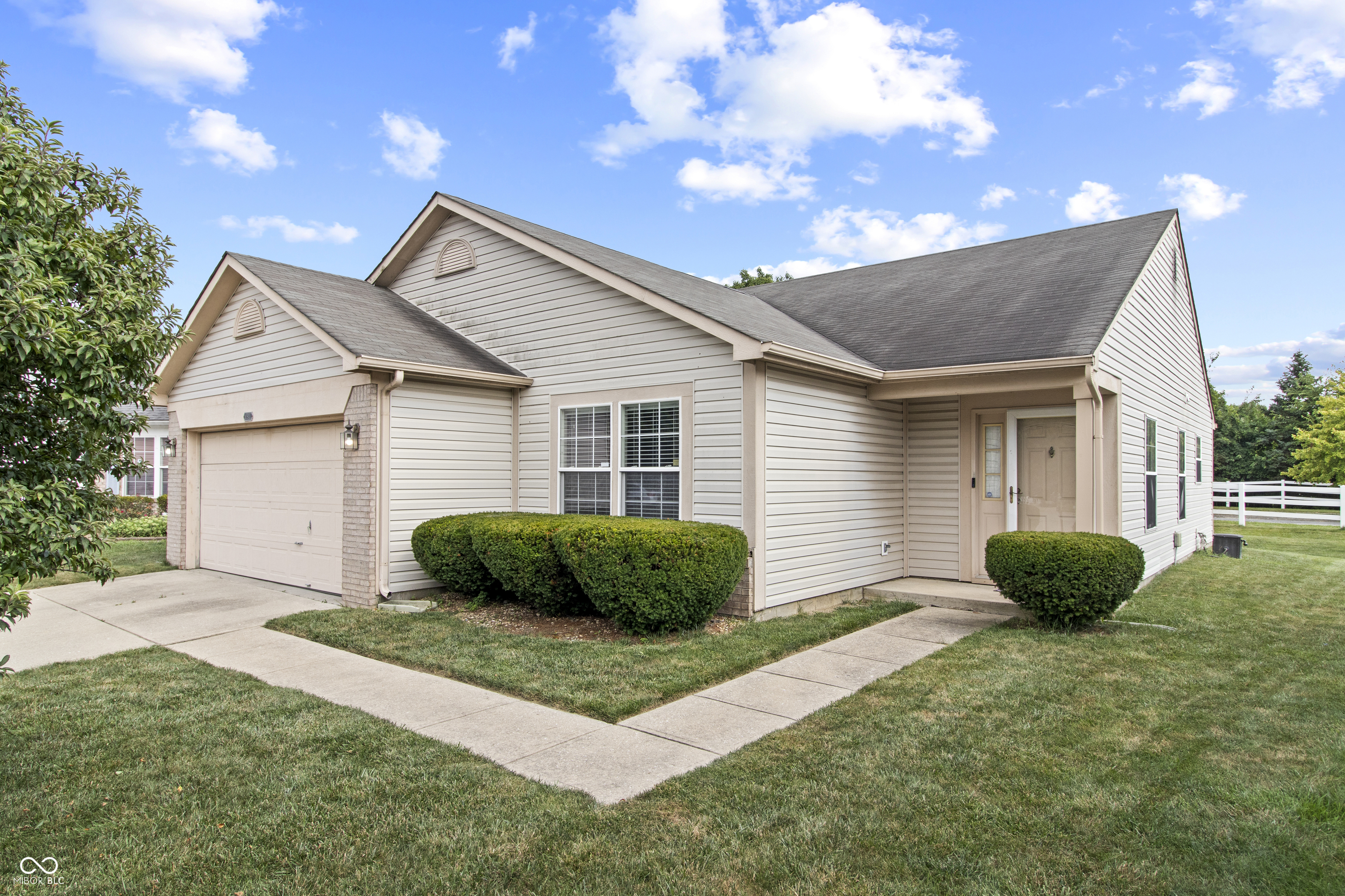 2nd image of 10941 Snowdrop Wy, Indianapolis, IN 46235 | MLS# 22114677