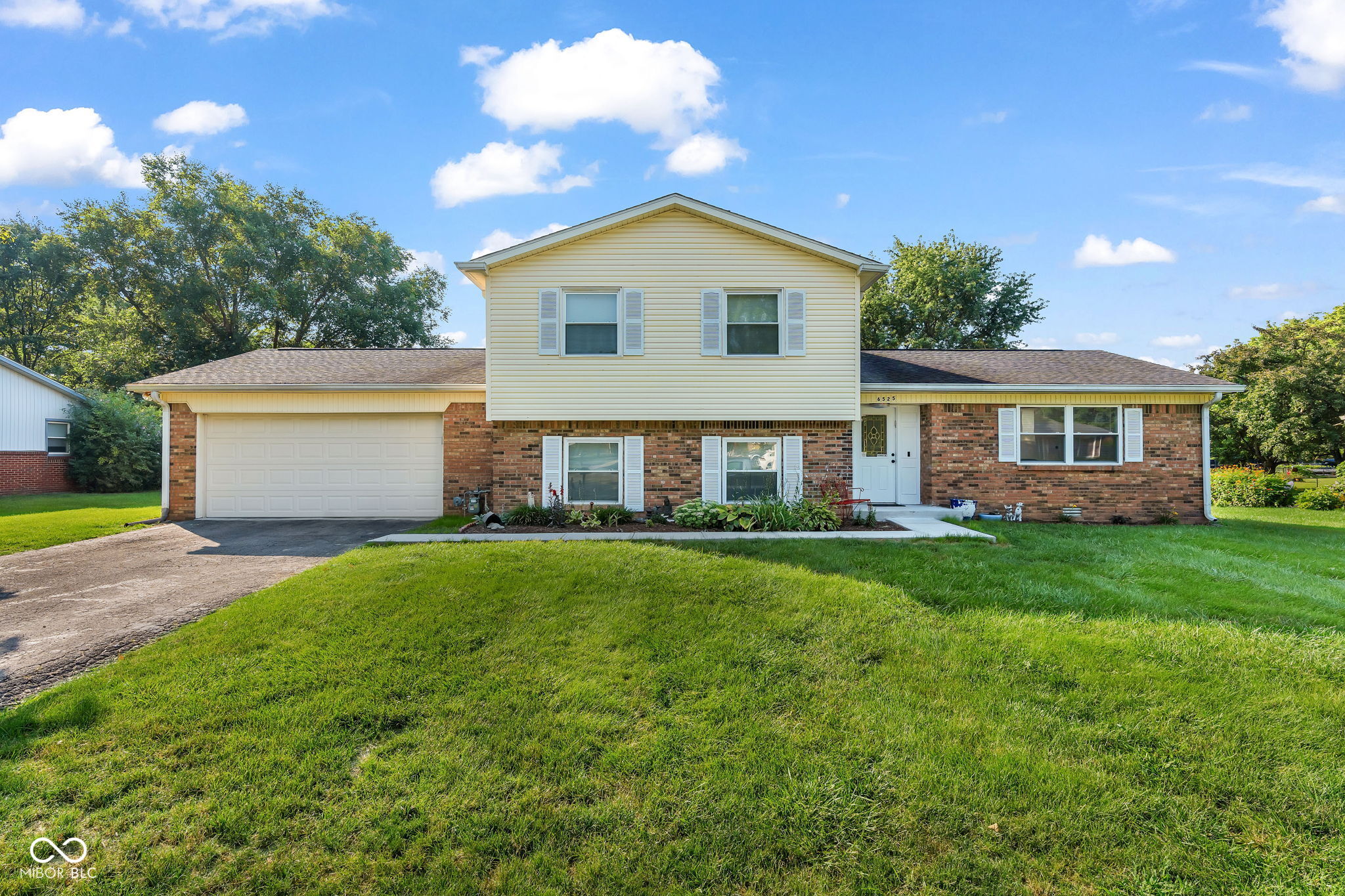 1st image of 6525 Hazelwood Ave, Indianapolis, IN 46260 | MLS# 22114730